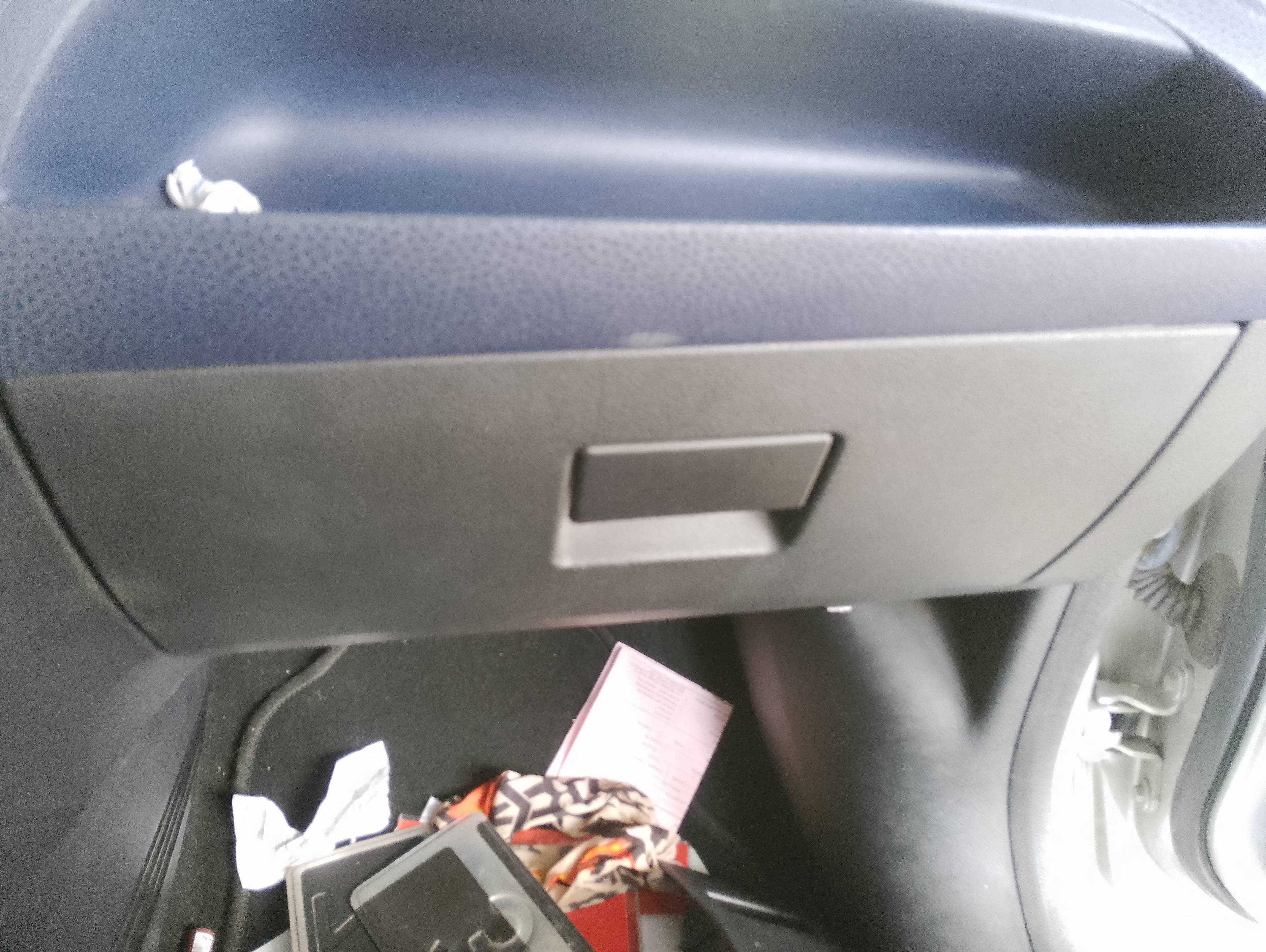 Recambio de guantera para ford fiesta (cbk) ambiente referencia OEM IAM   
