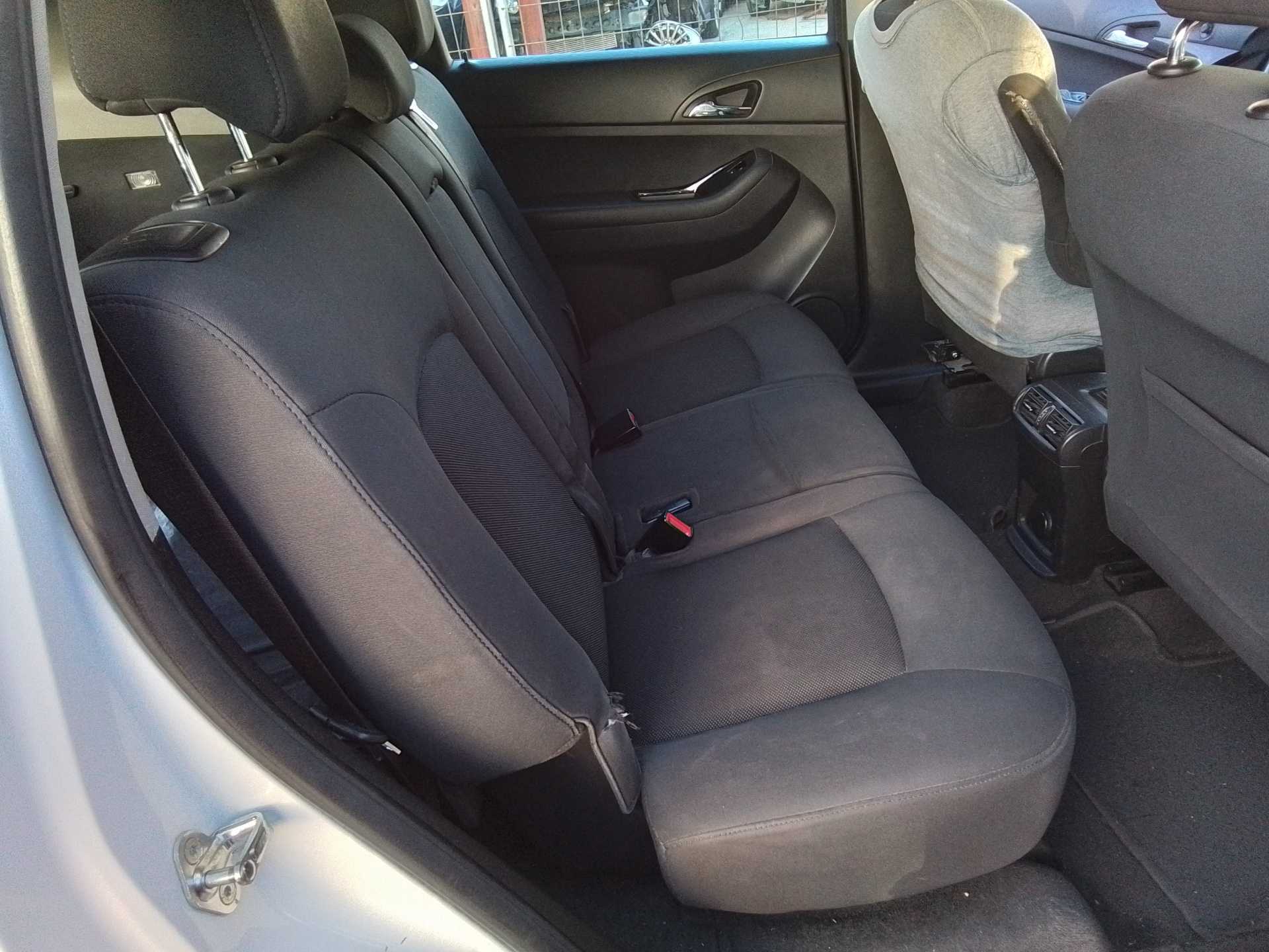 Recambio de asientos traseros para chevrolet orlando lt referencia OEM IAM   