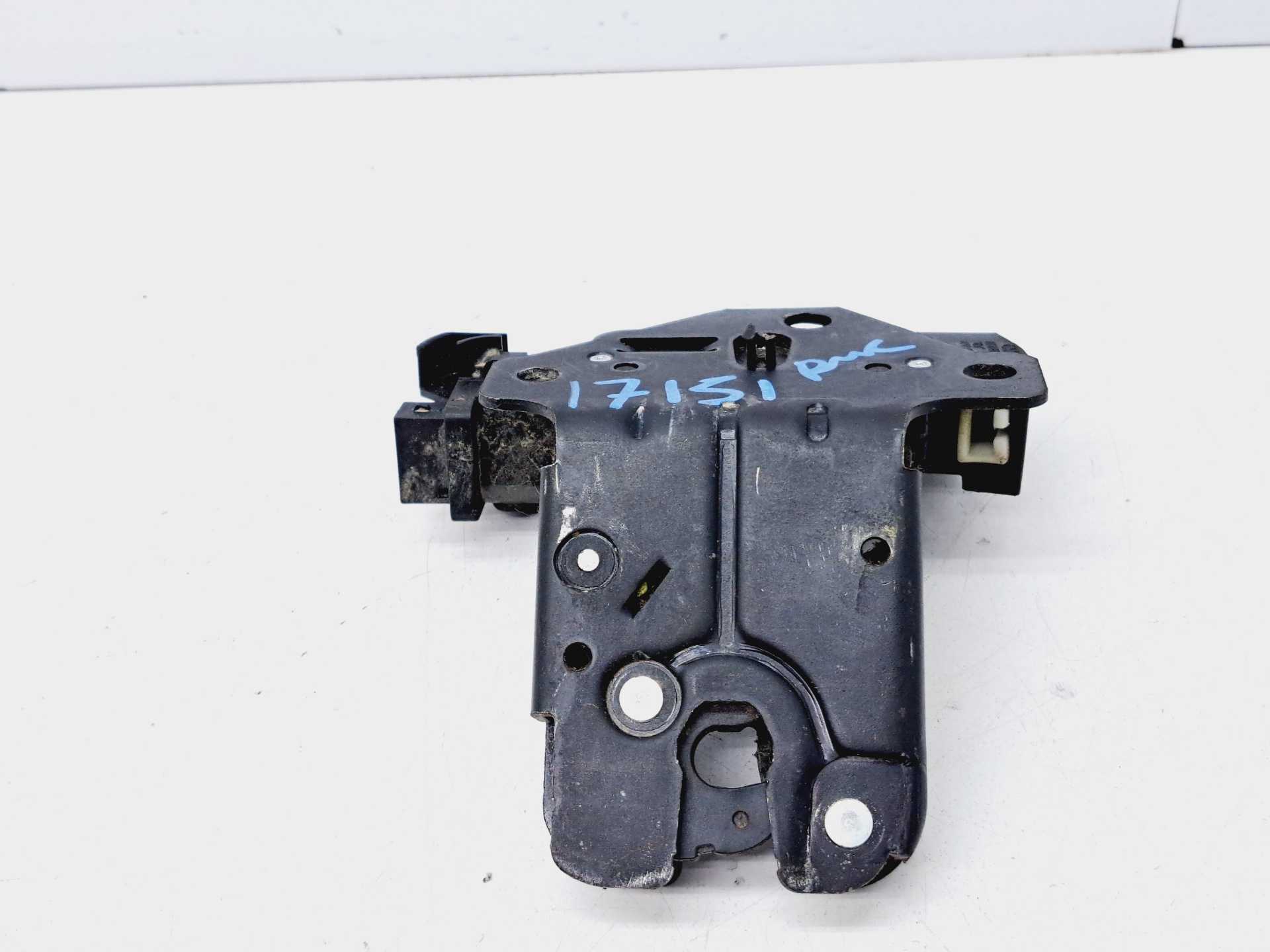 Recambio de cerradura maletero / porton para audi tt (8j3/8j9) 2.0 16v tfsi referencia OEM IAM 8P4827505C  
