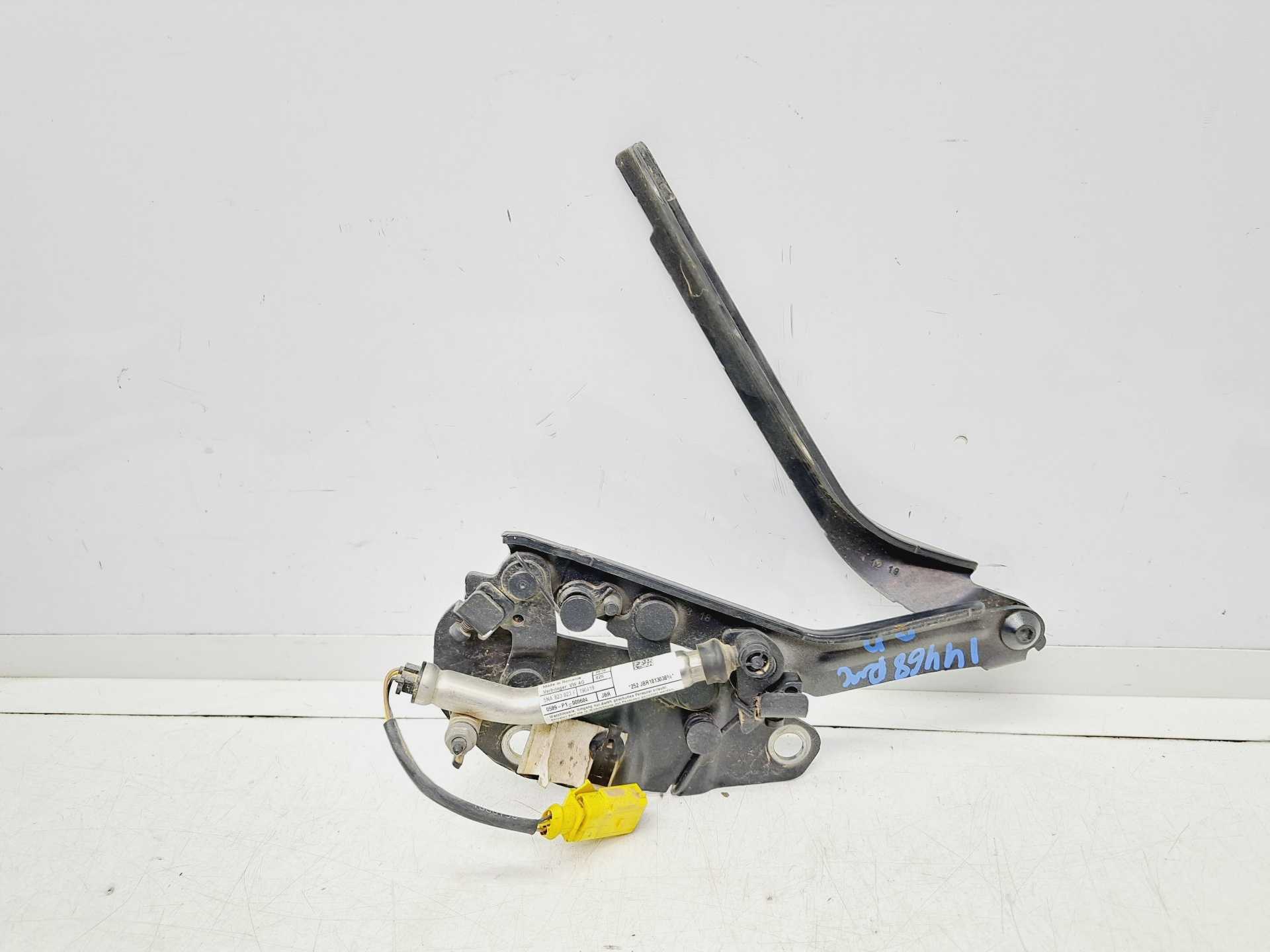 Recambio de bisagra capot delantera derecha para volkswagen tiguan 2.0 tdi referencia OEM IAM 5NA823802G 5NA823823F 