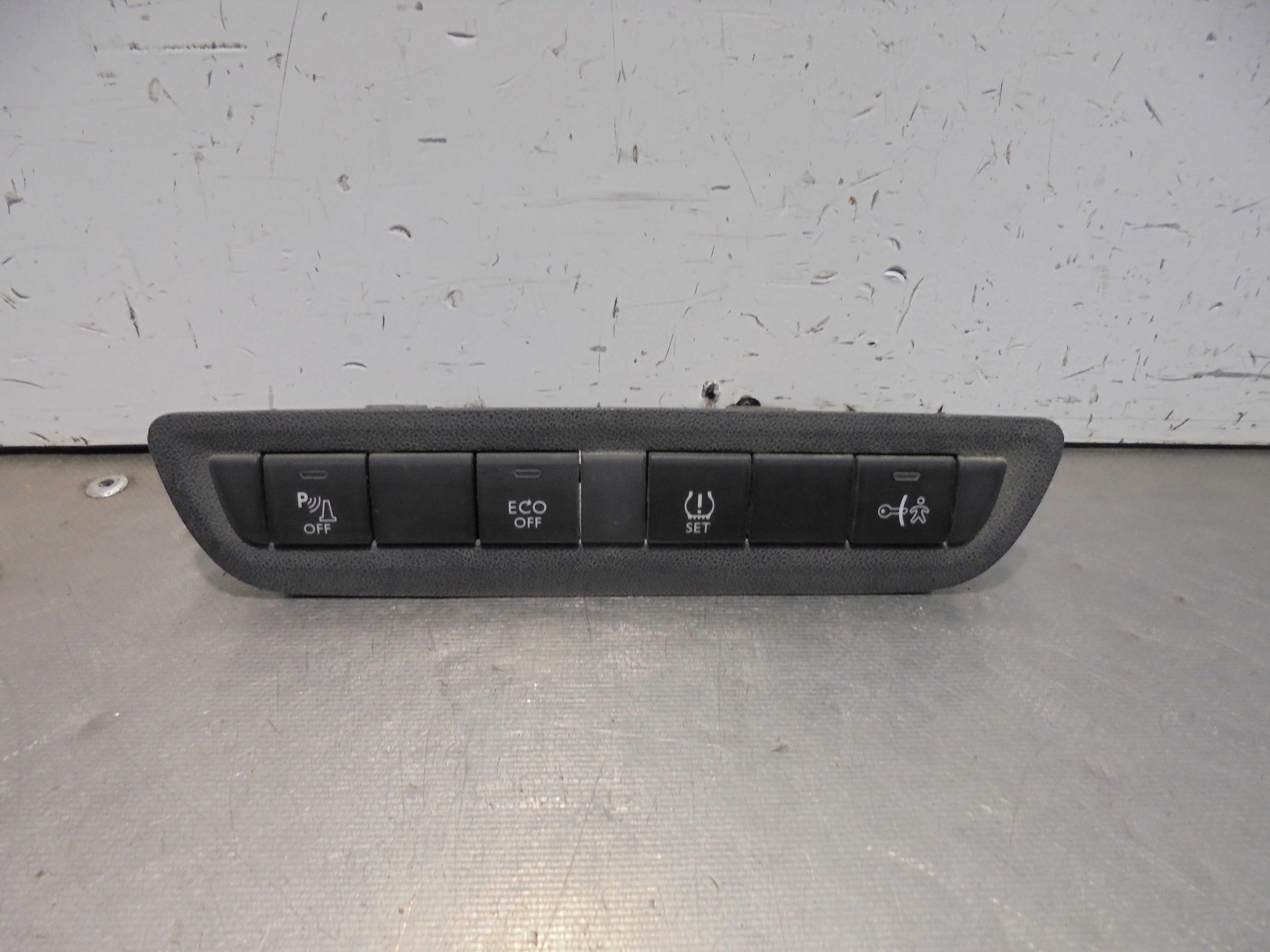 Recambio de mando multifuncion para peugeot 2008 (--.2013) active referencia OEM IAM 96750114ZD  