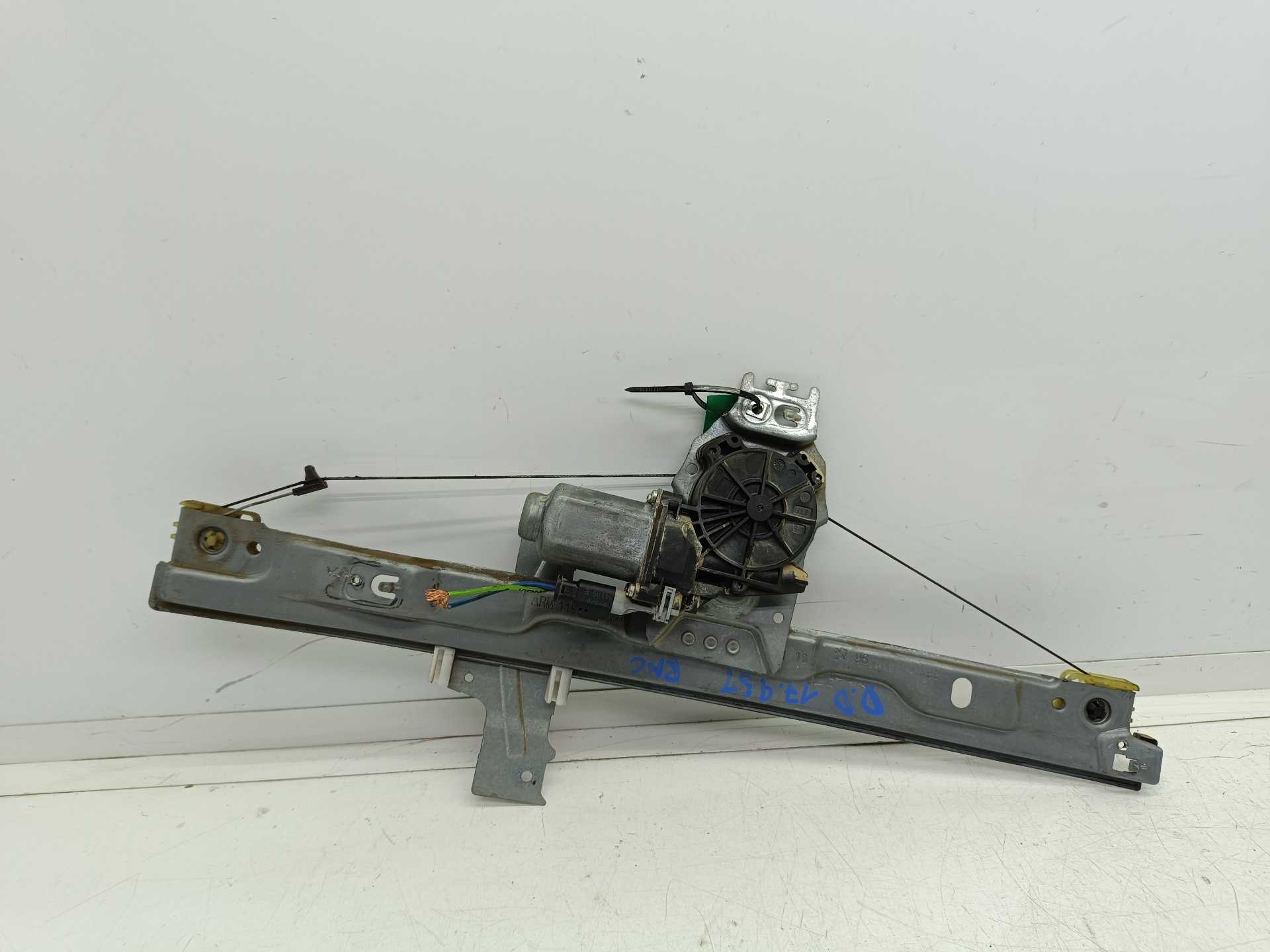 Recambio de elevalunas delantero derecho para peugeot 207 confort referencia OEM IAM 9681182280  