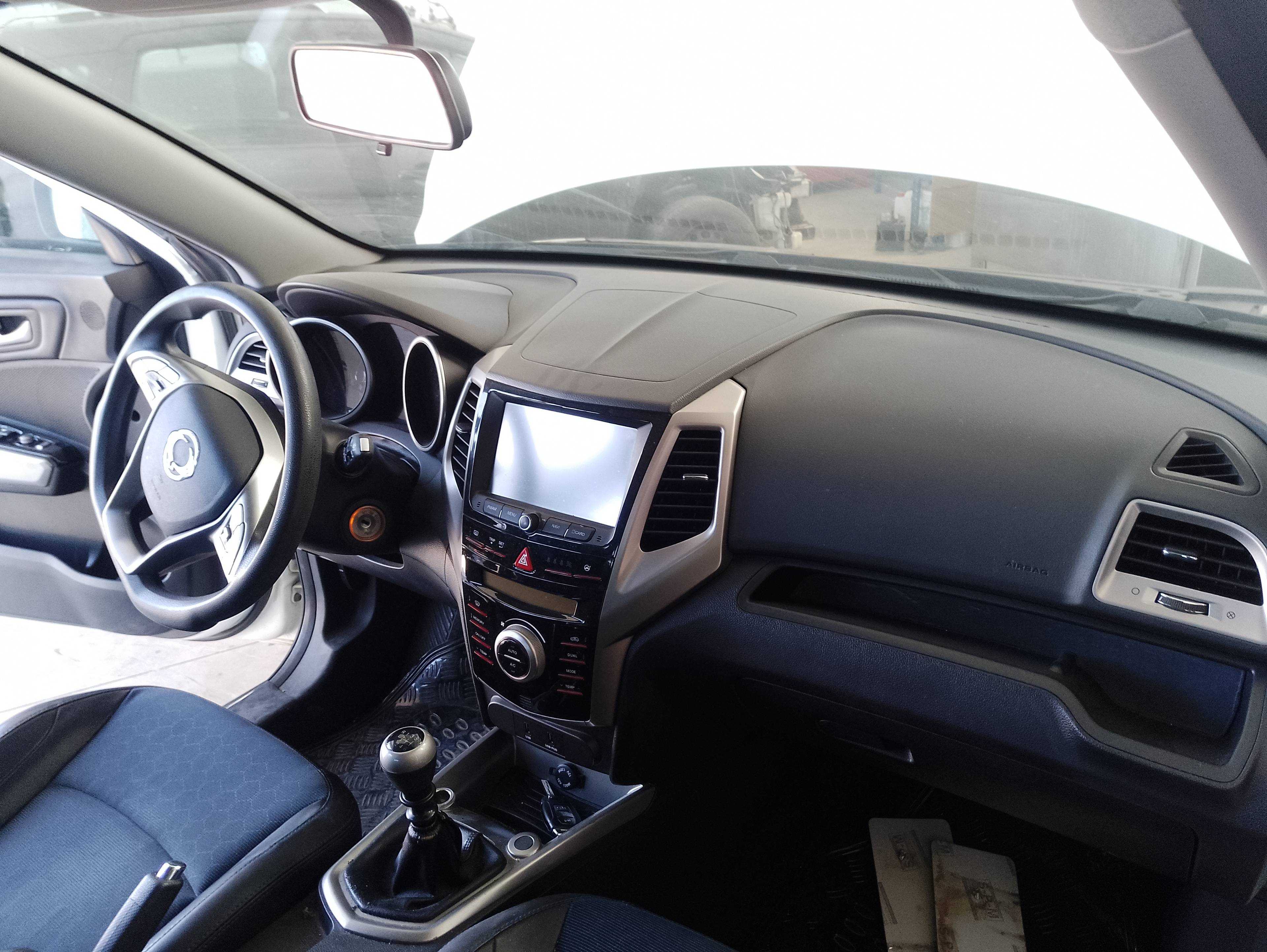 Recambio de kit airbag para ssangyong tivoli crystal 4x2 referencia OEM IAM   