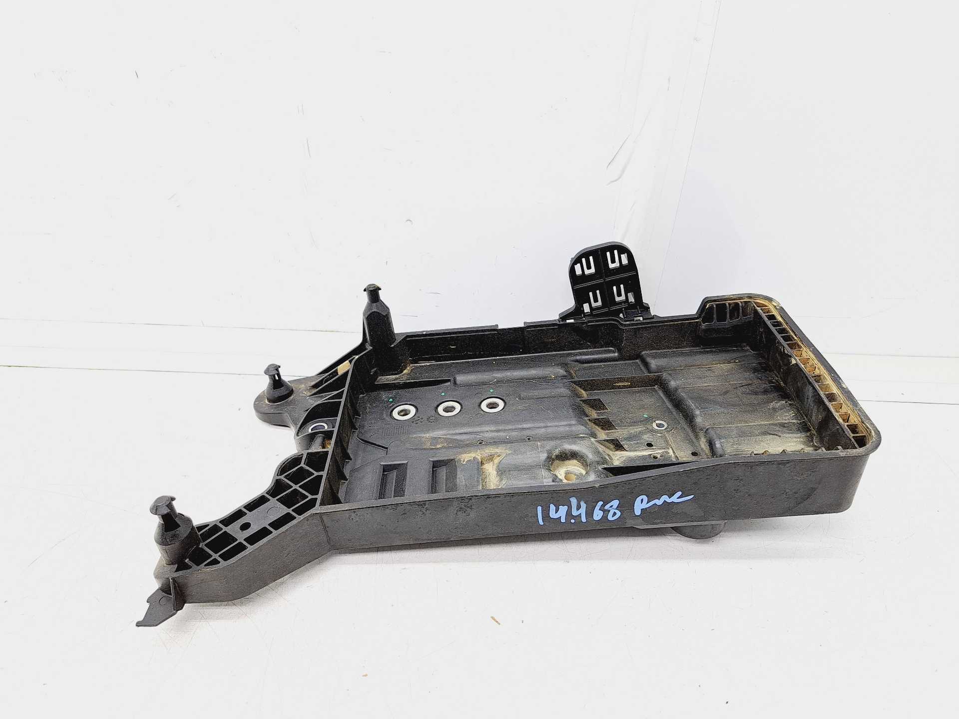 Recambio de soporte bateria para volkswagen tiguan 2.0 tdi referencia OEM IAM 5QF915331C  