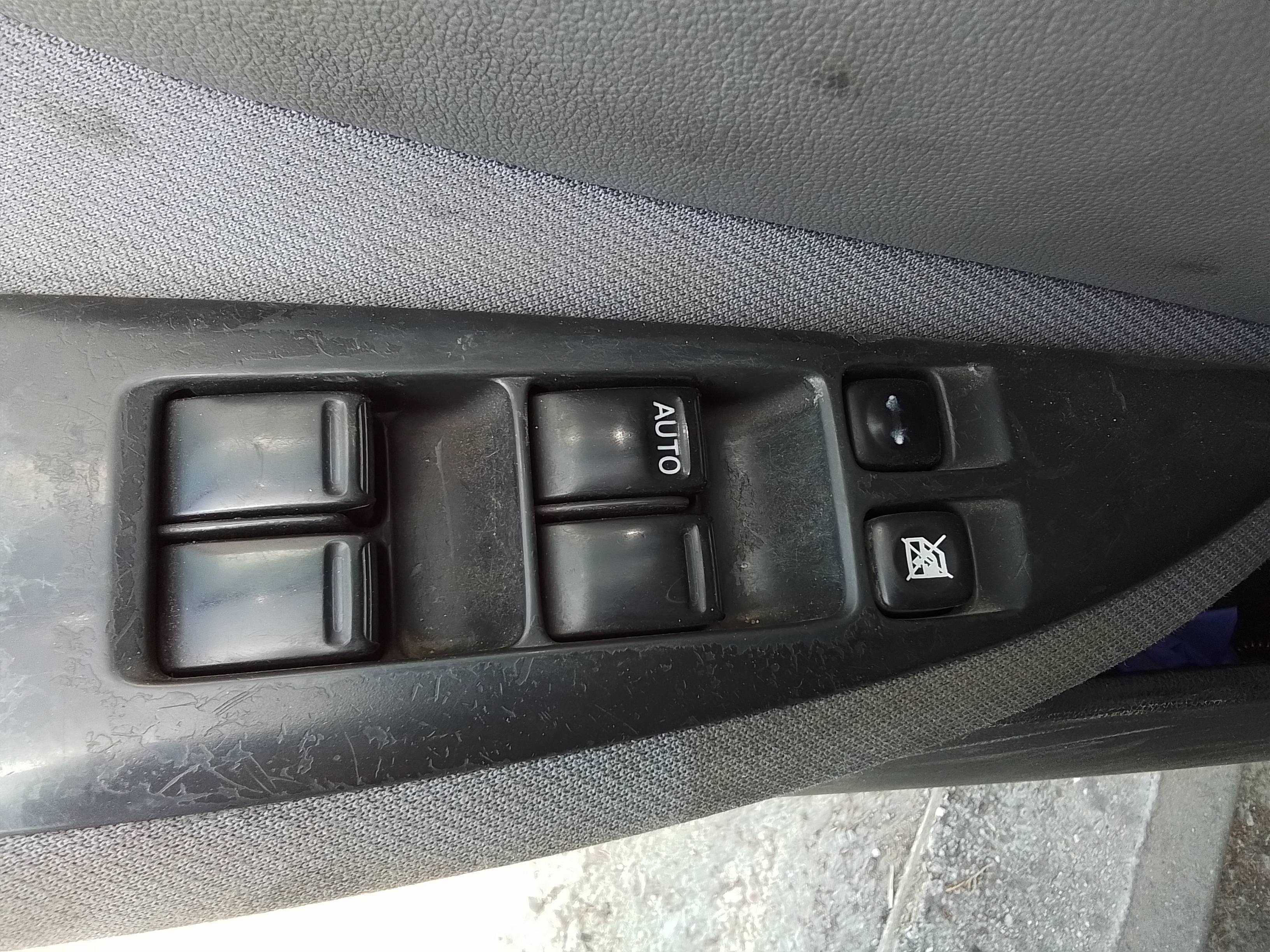 Recambio de mando elevalunas delantero izquierdo para nissan primera berlina (p12) acenta referencia OEM IAM   