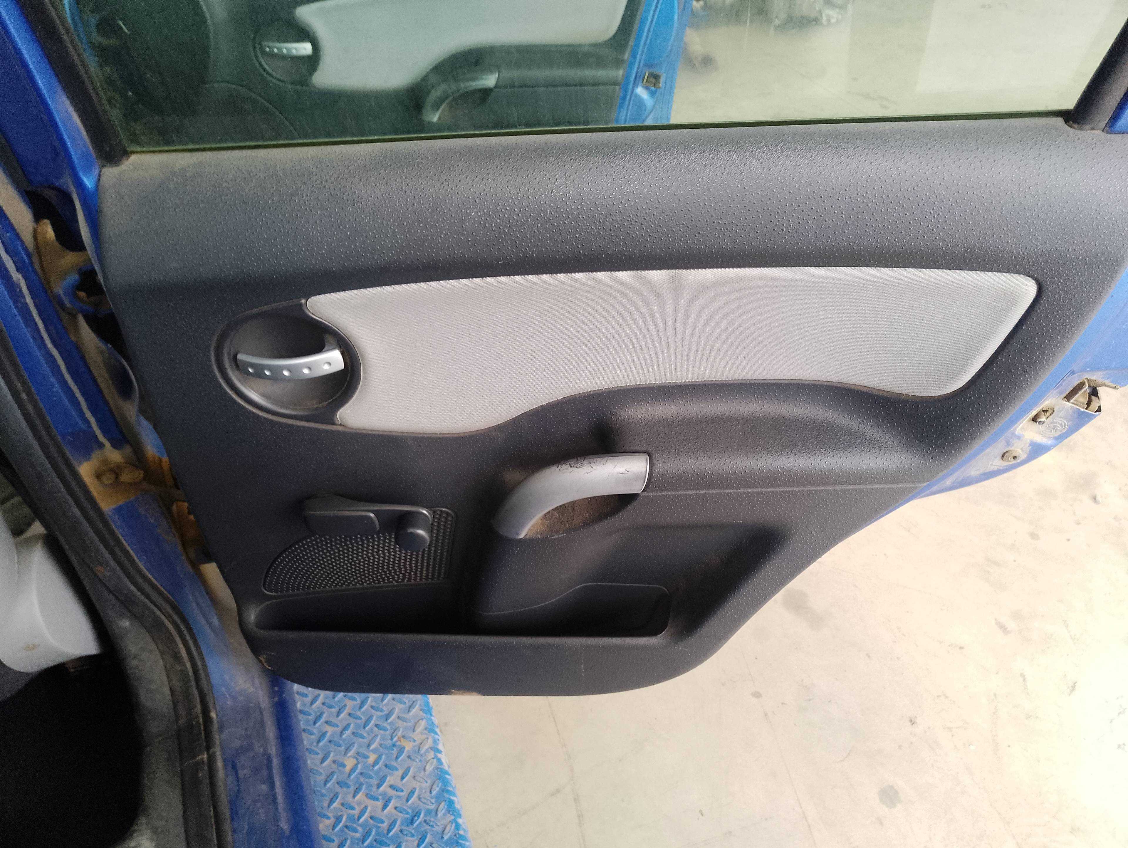 Recambio de guarnecido puerta trasera derecha para citroën c3 1.4 hdi audace referencia OEM IAM   
