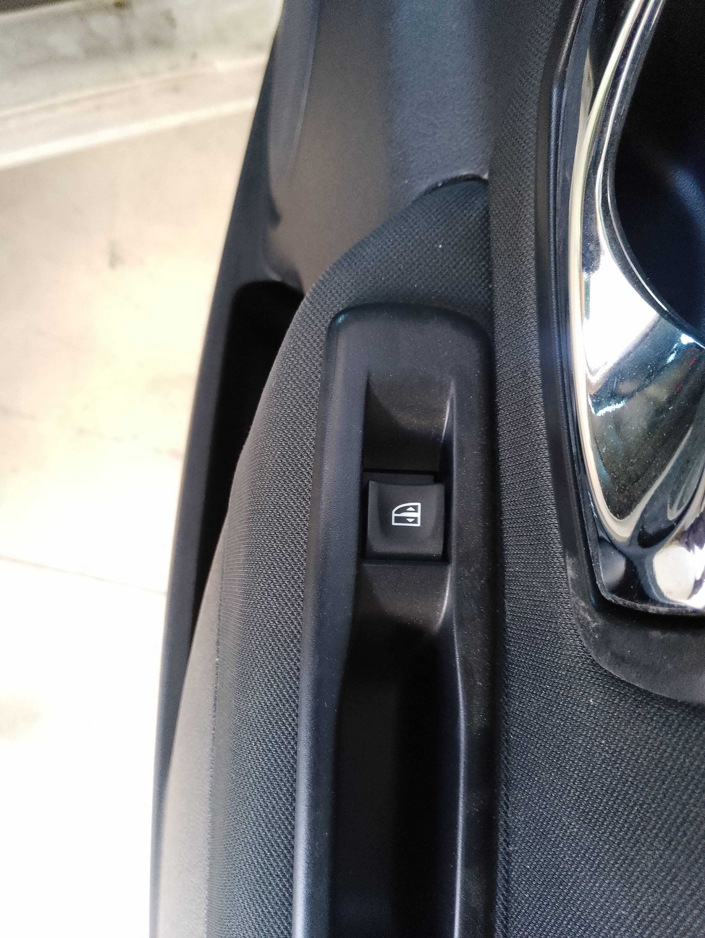 Recambio de mando elevalunas trasero derecho para renault megane iii sport tourer dynamique referencia OEM IAM   