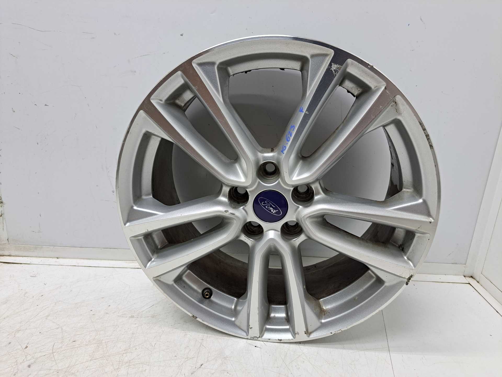 Recambio de llanta para ford kuga (cbs) st-line 2wd referencia OEM IAM R18 CJ5CM1BF0053 