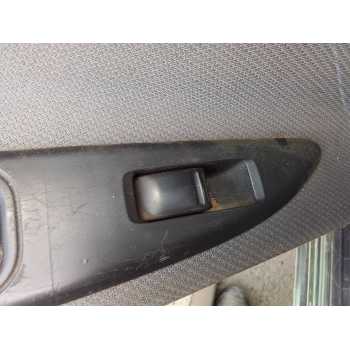 Recambio de mando elevalunas trasero izquierdo para nissan primera berlina (p12) acenta referencia OEM IAM   