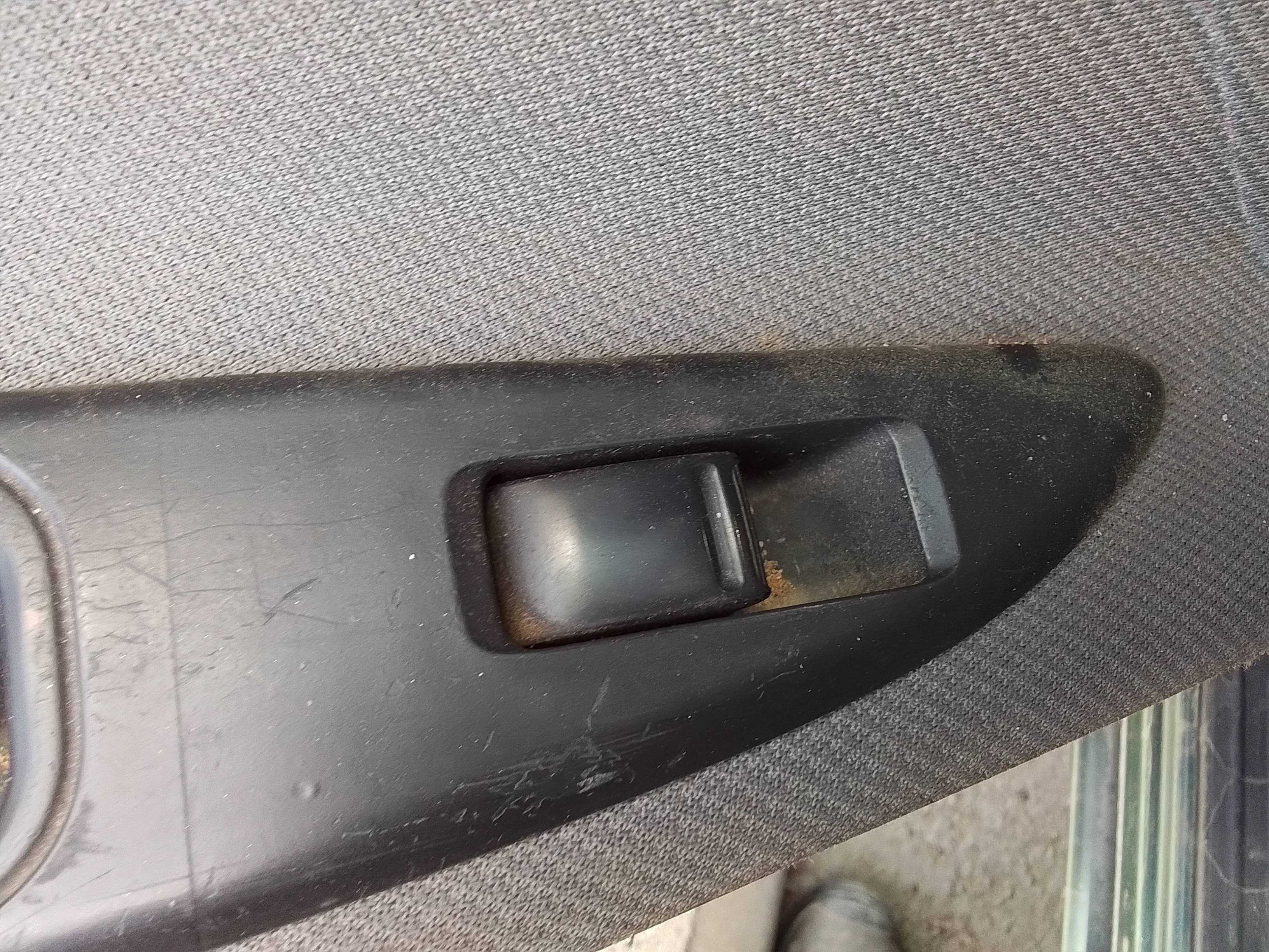 Recambio de mando elevalunas trasero izquierdo para nissan primera berlina (p12) acenta referencia OEM IAM   