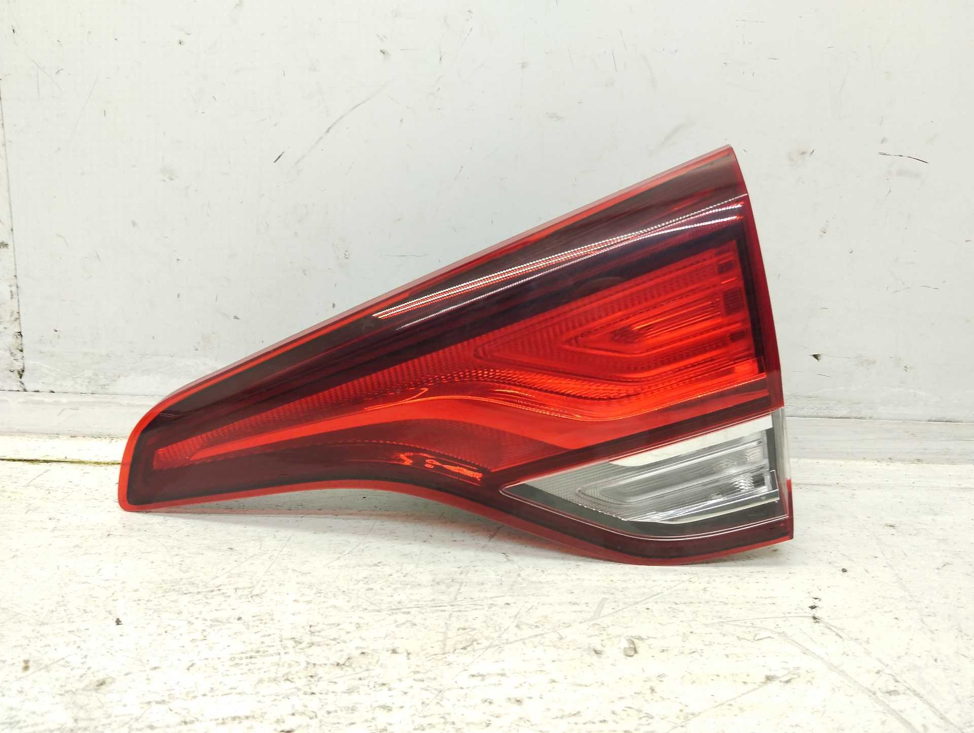 Recambio de piloto porton trasero derecho para renault scenic iv zen referencia OEM IAM 2TZ01231202AB 265509208R 