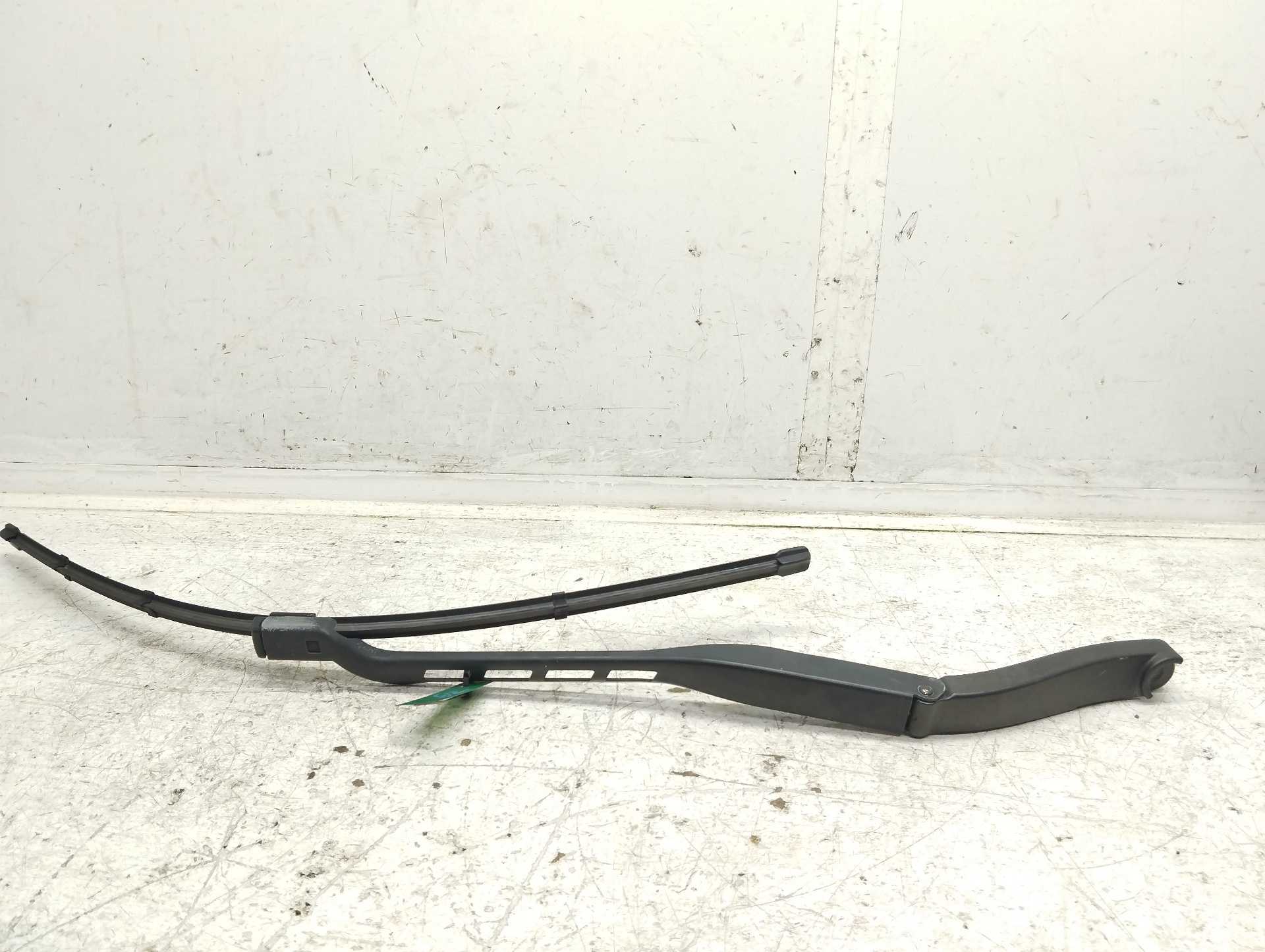 Recambio de brazo limpia delantero izquierdo para mercedes-benz clase gle (w166) gle 350 d 4matic referencia OEM IAM 24028055  
