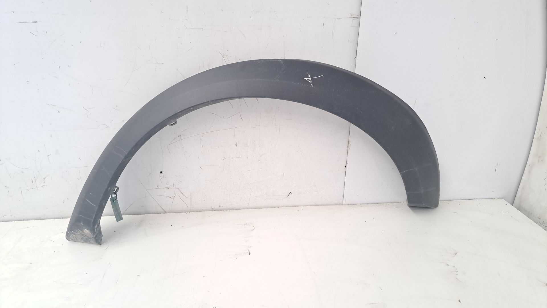 Recambio de aletin delantero derecho para land rover discovery v6 td edition 60 yrs referencia OEM IAM dfj000022  