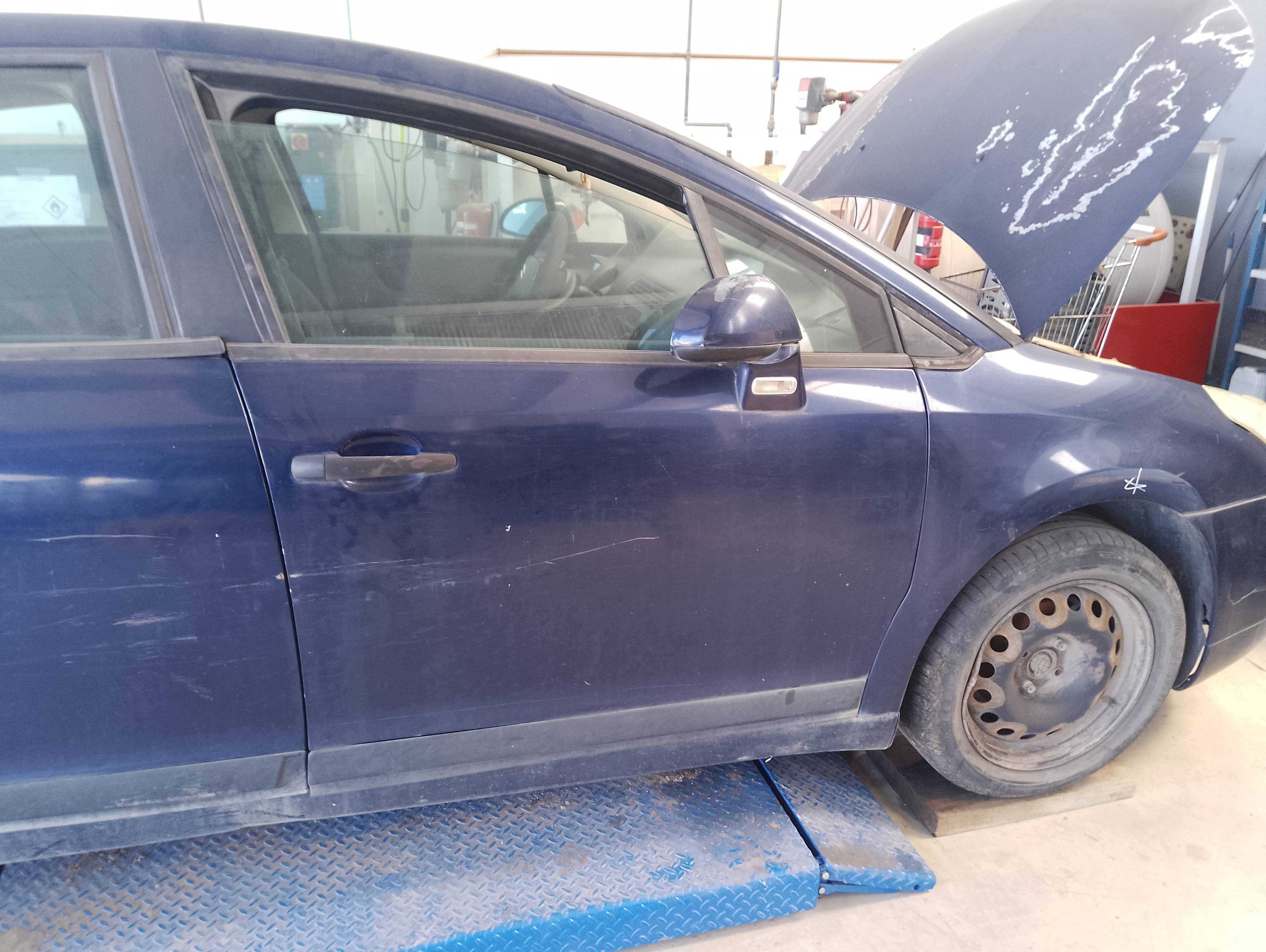 Recambio de puerta delantera derecha para citroën c4 berlina collection referencia OEM IAM   