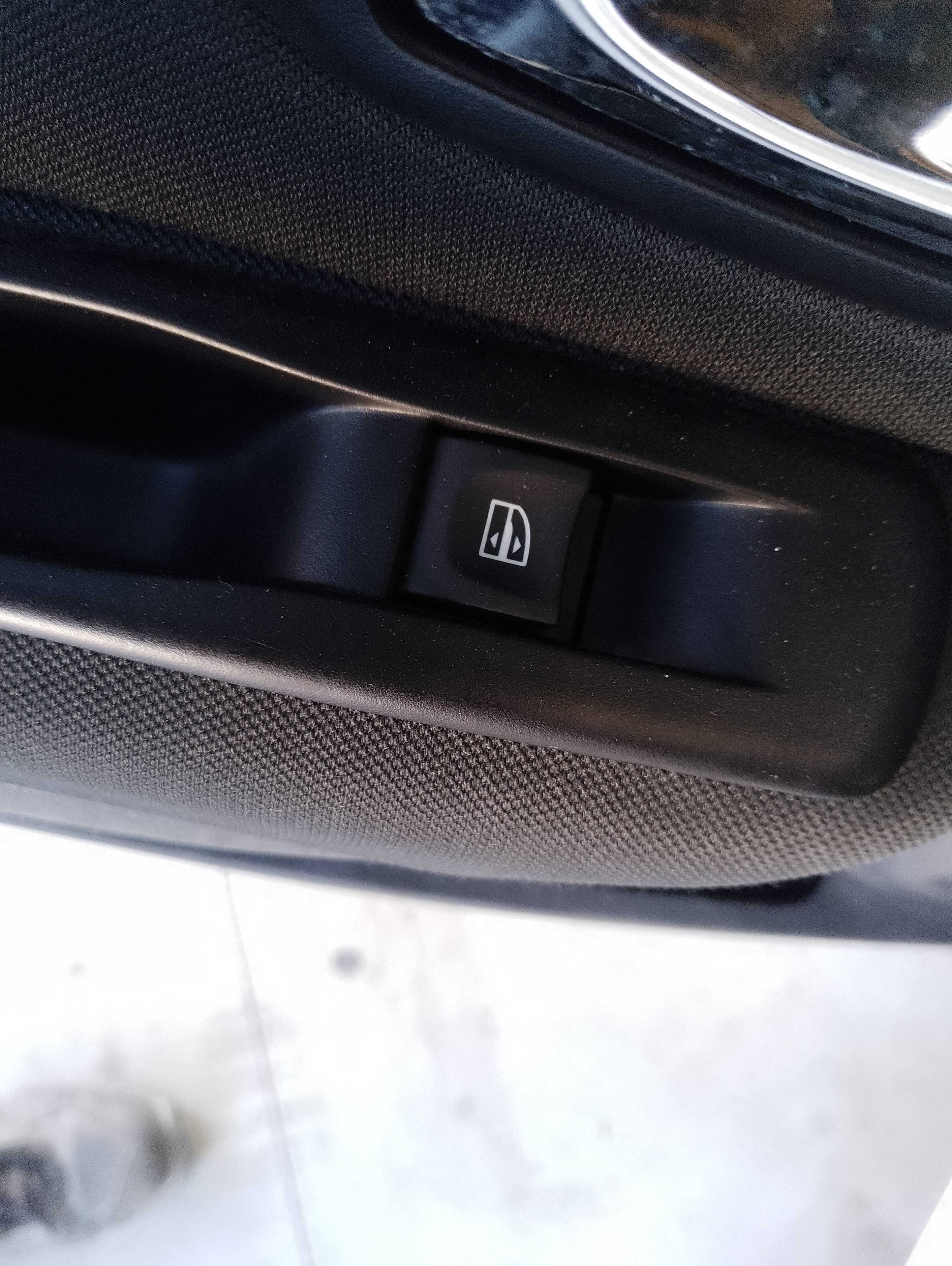 Recambio de mando elevalunas trasero izquierdo para renault megane iii sport tourer dynamique referencia OEM IAM   