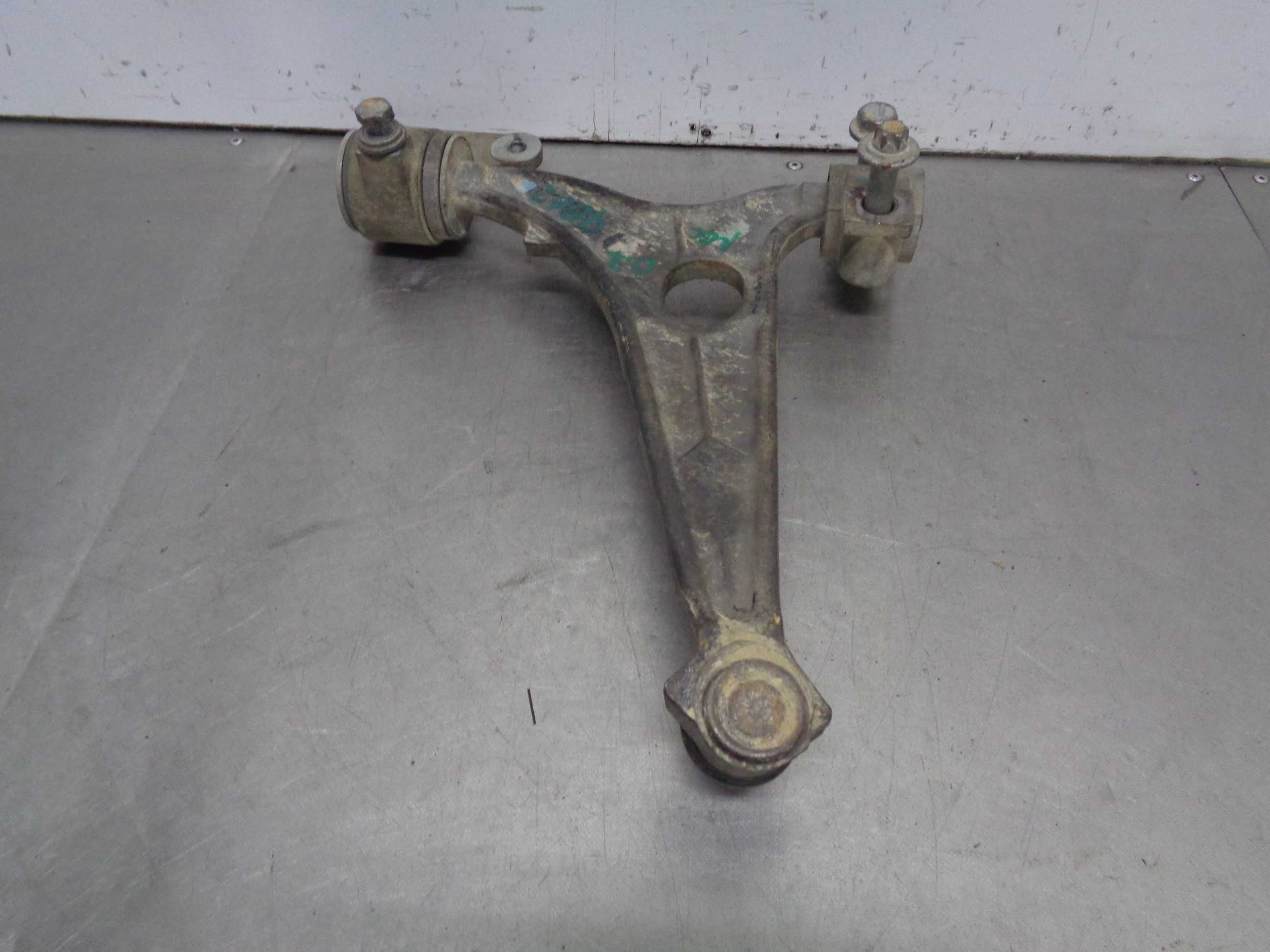 Recambio de brazo suspension inferior delantero izquierdo para citroën c8 hdi 120 premier referencia OEM IAM   
