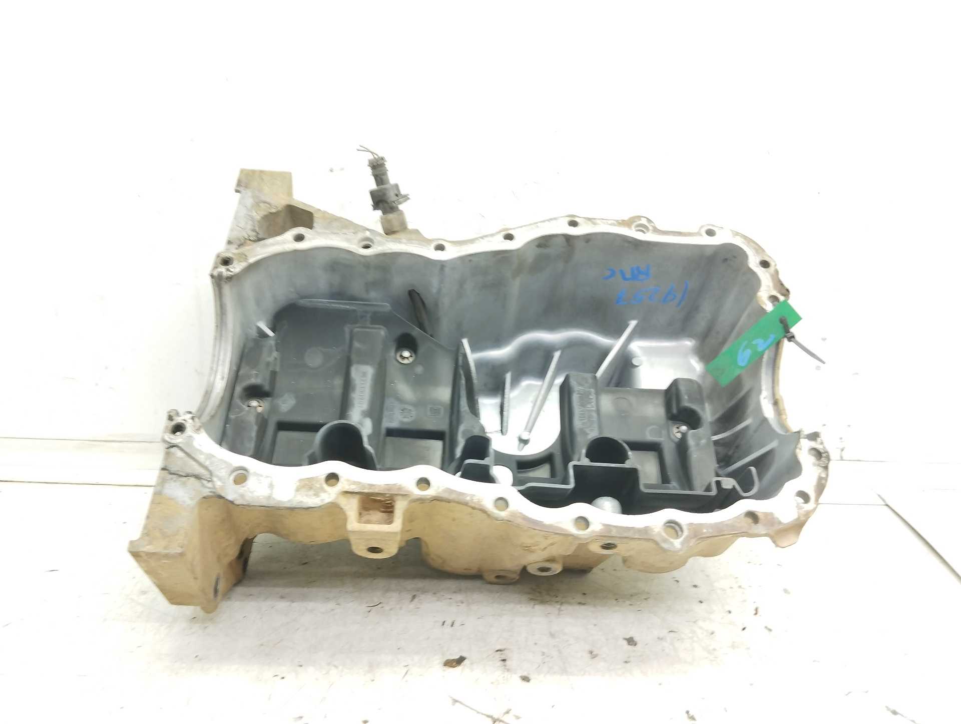 Recambio de carter para renault kangoo dynamique referencia OEM IAM 8200660297  