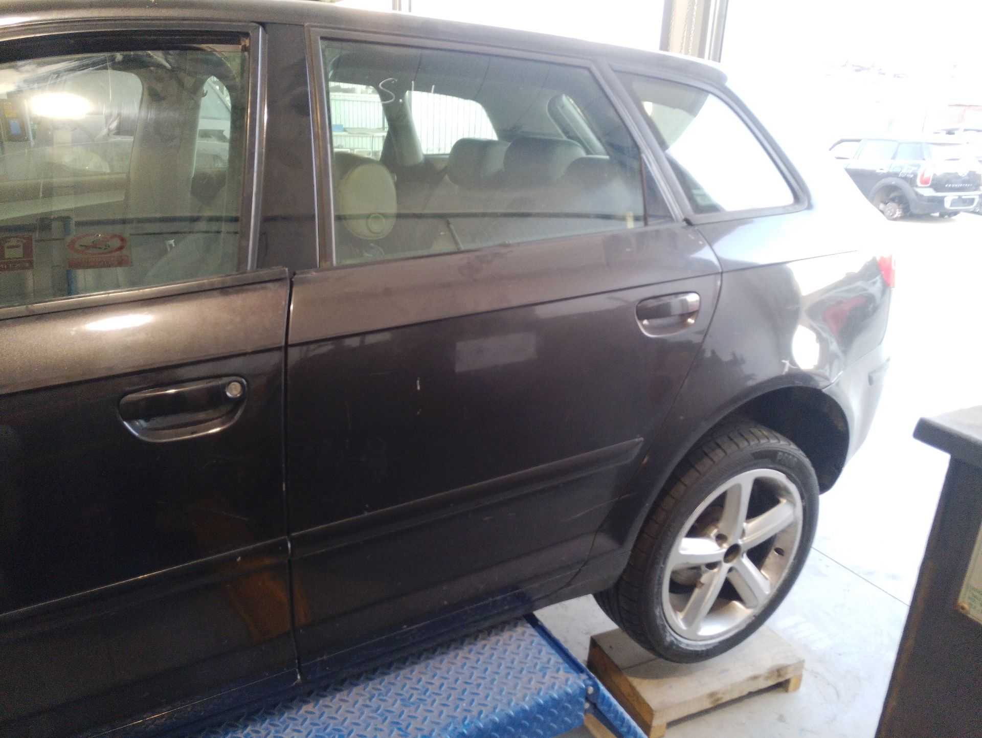 Recambio de puerta trasera izquierda para audi a3 (8p1) 2.0 tdi referencia OEM IAM 8P4833051A  