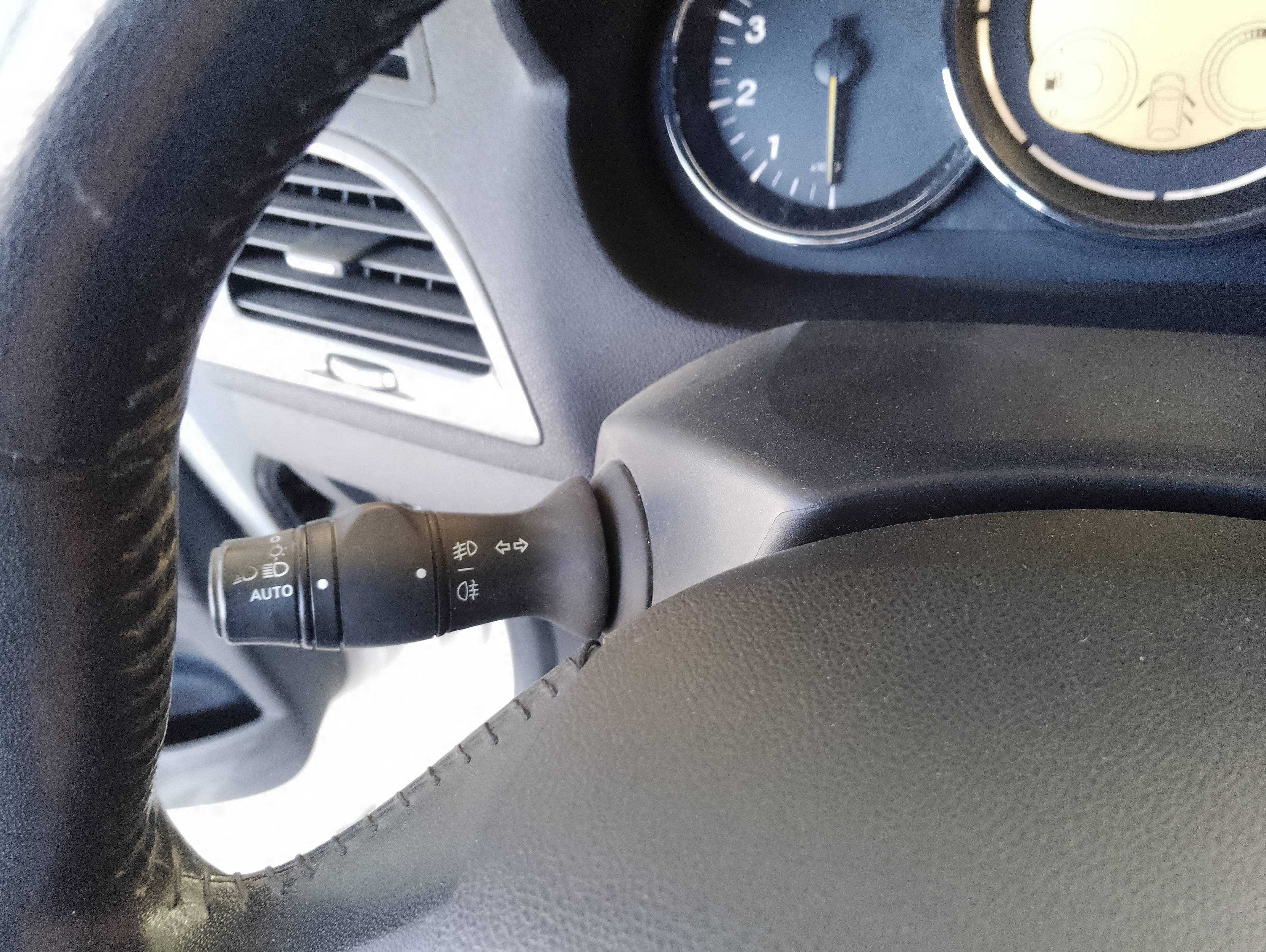 Recambio de mando luces/intermitencia (com2000) para renault megane iii sport tourer dynamique referencia OEM IAM   