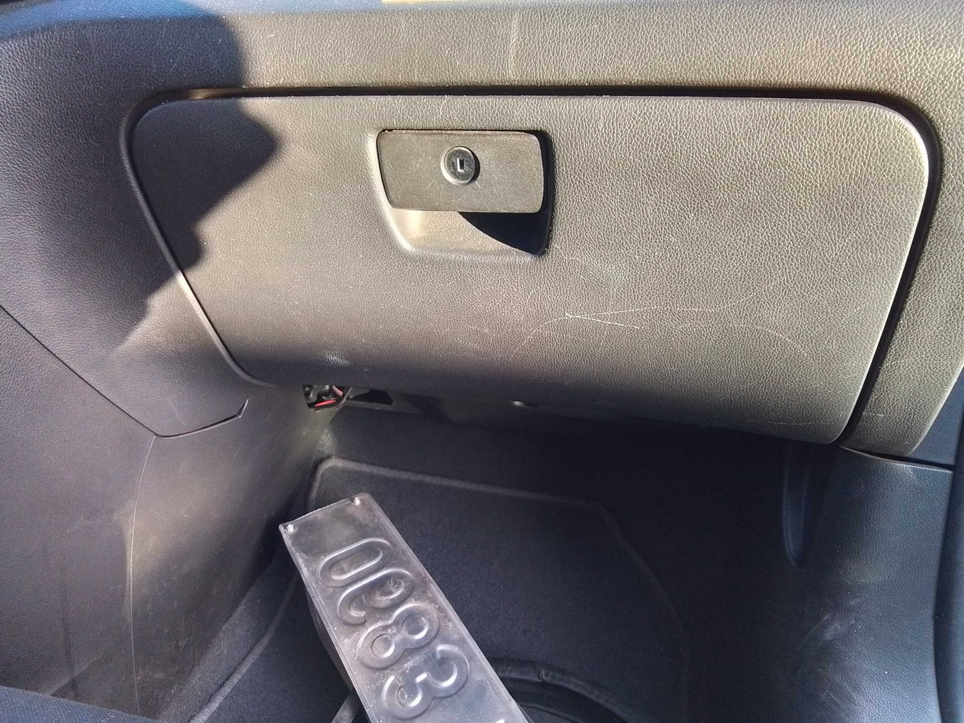Recambio de guantera para chevrolet orlando lt referencia OEM IAM   