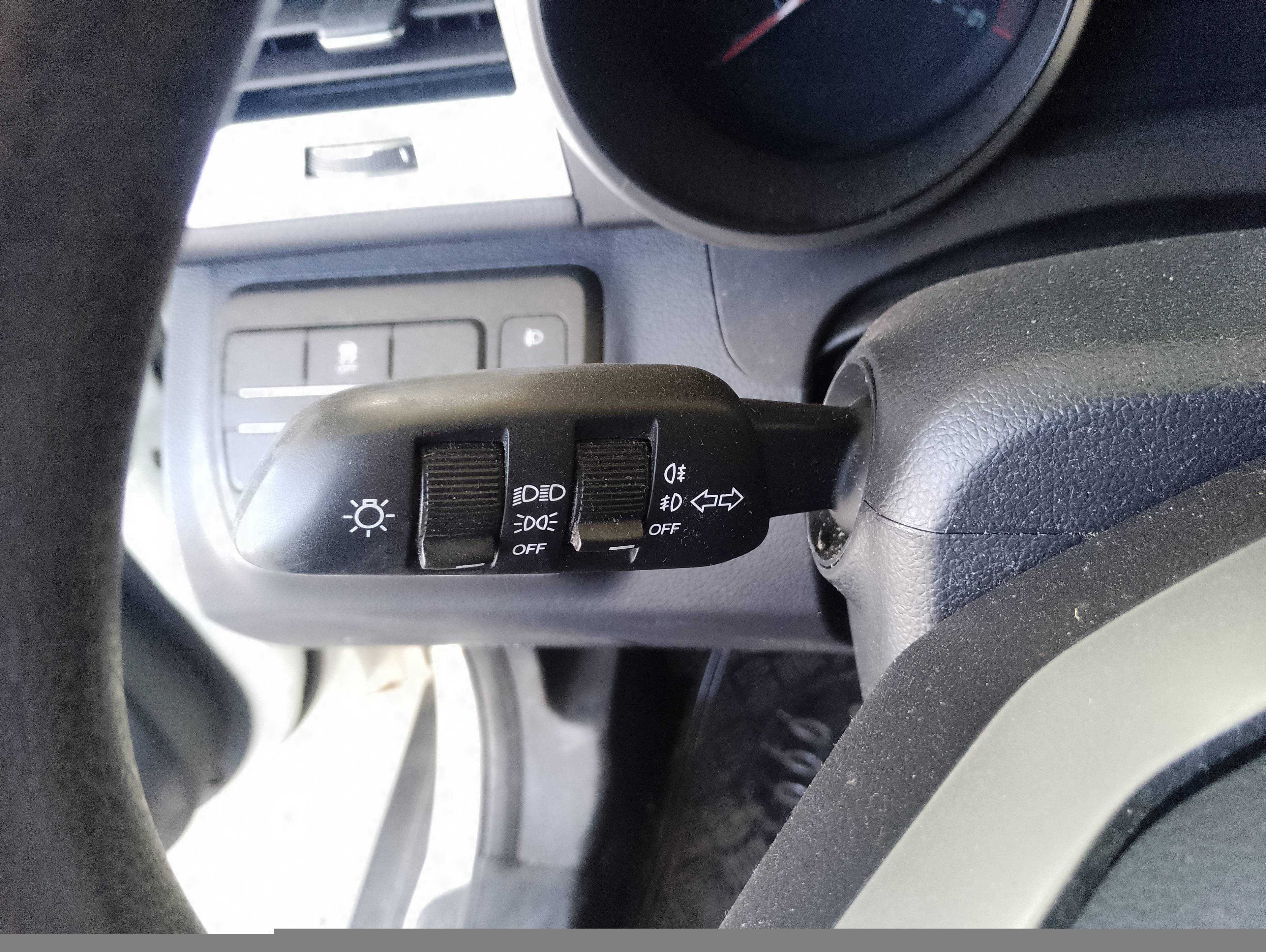Recambio de mando intermitentes para ssangyong tivoli crystal 4x2 referencia OEM IAM   