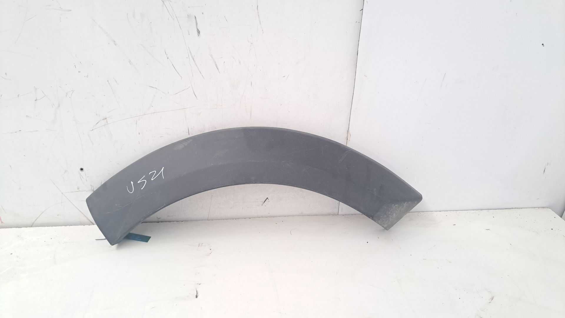 Recambio de aletin trasero izquierdo para land rover discovery v6 td edition 60 yrs referencia OEM IAM dfk000055  