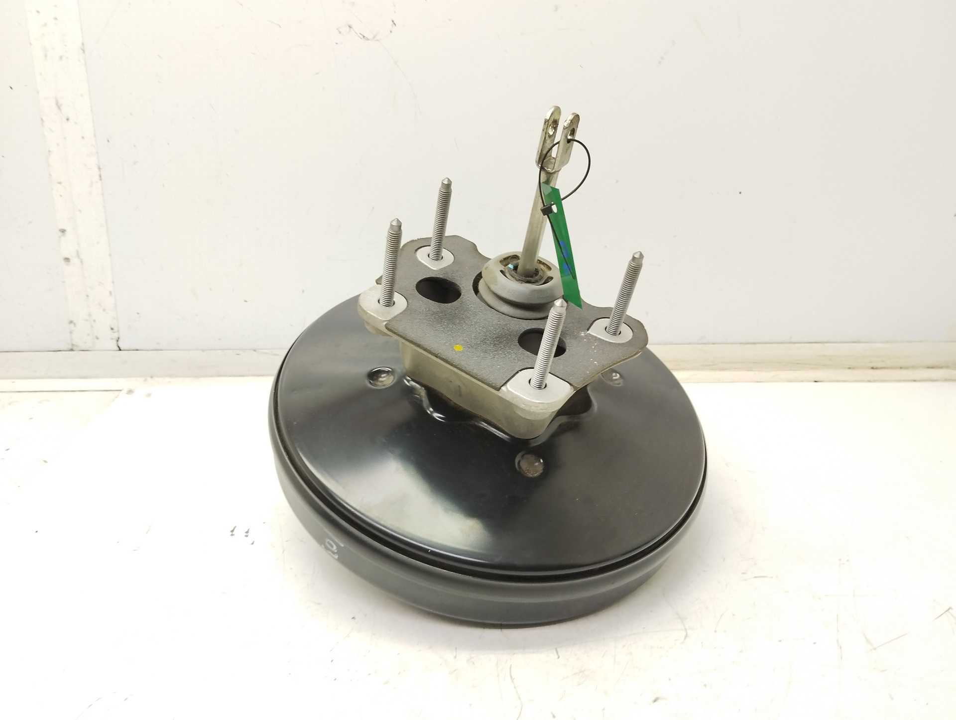 Recambio de servofreno para renault scenic iv black edition referencia OEM IAM 472105487R  