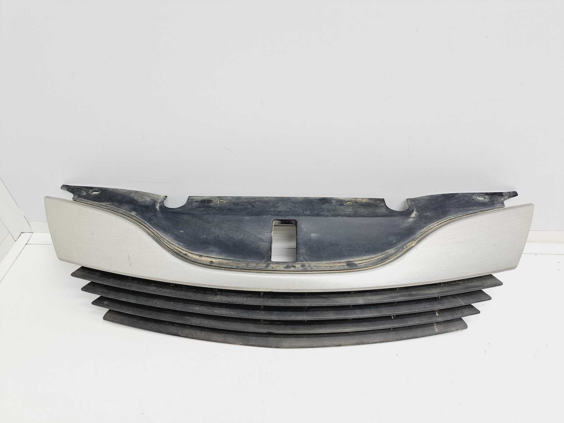 Recambio de rejilla delantera para renault laguna ii (bg0) authentique referencia OEM IAM 8200390126  