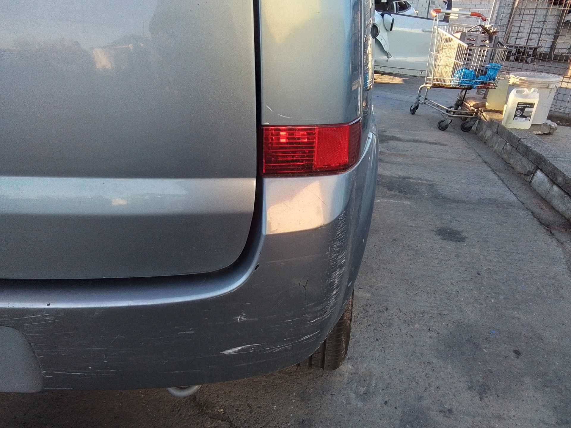 Recambio de faro antiniebla trasero derecho para opel meriva cosmo referencia OEM IAM   