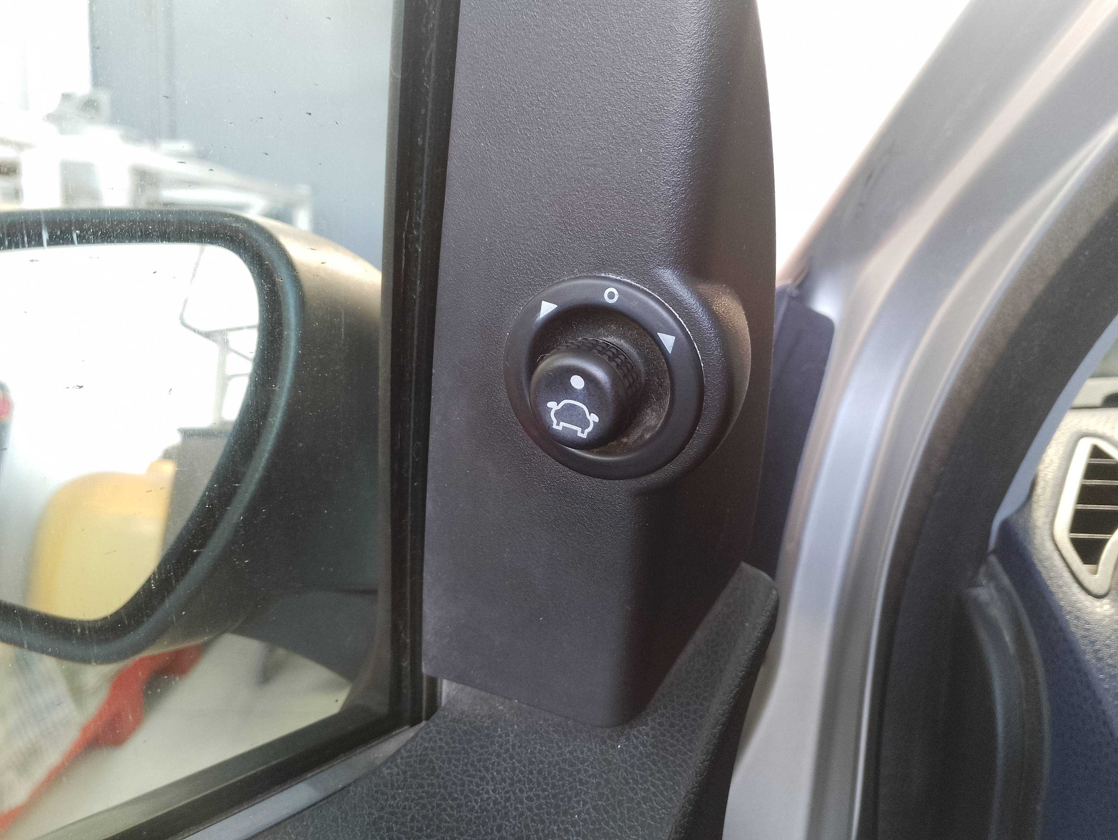 Recambio de mando retrovisor para ford fiesta (cbk) ambiente referencia OEM IAM   