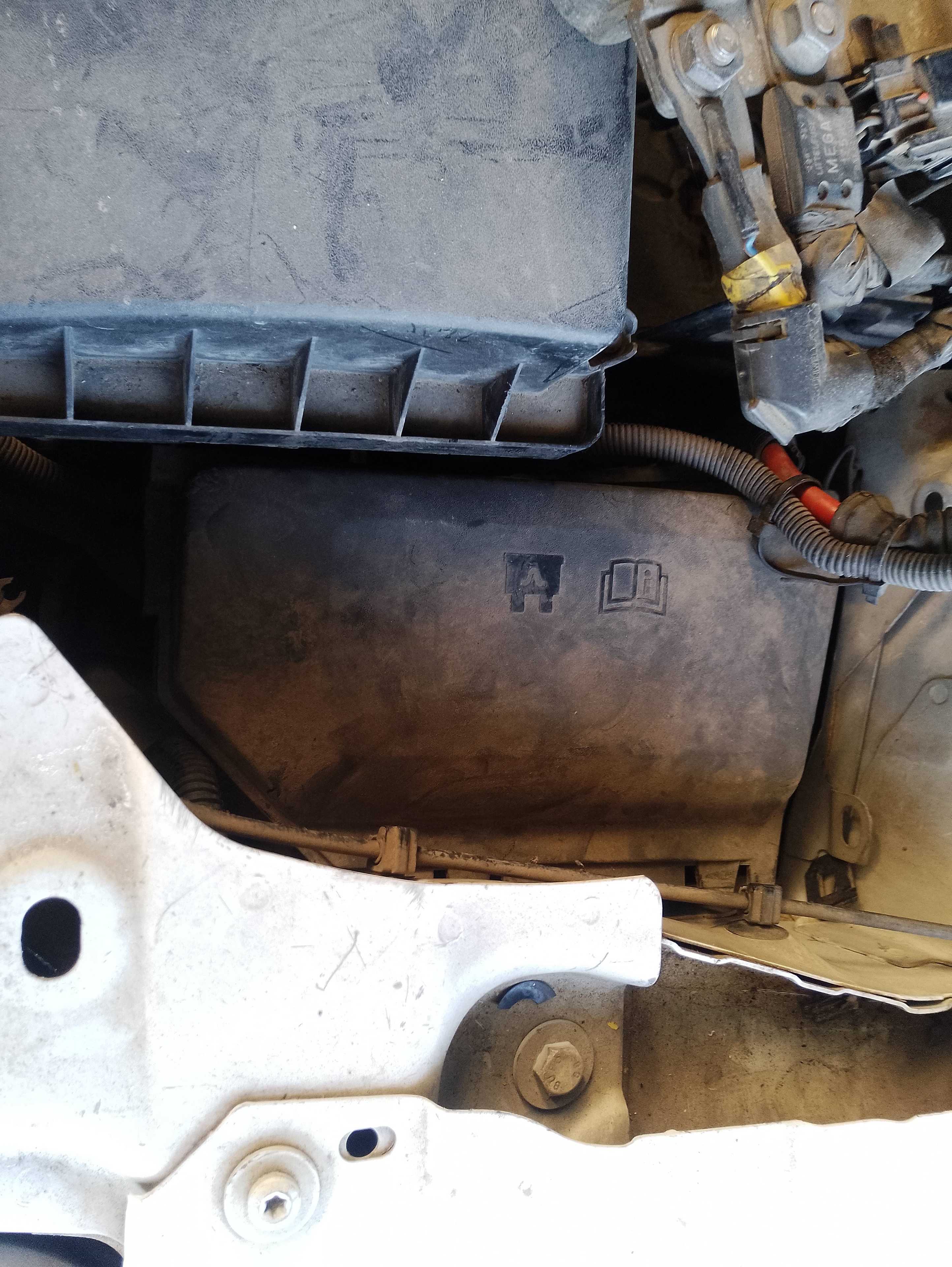 Recambio de caja reles / fusibles para land rover freelander (lr2) td4 e referencia OEM IAM   