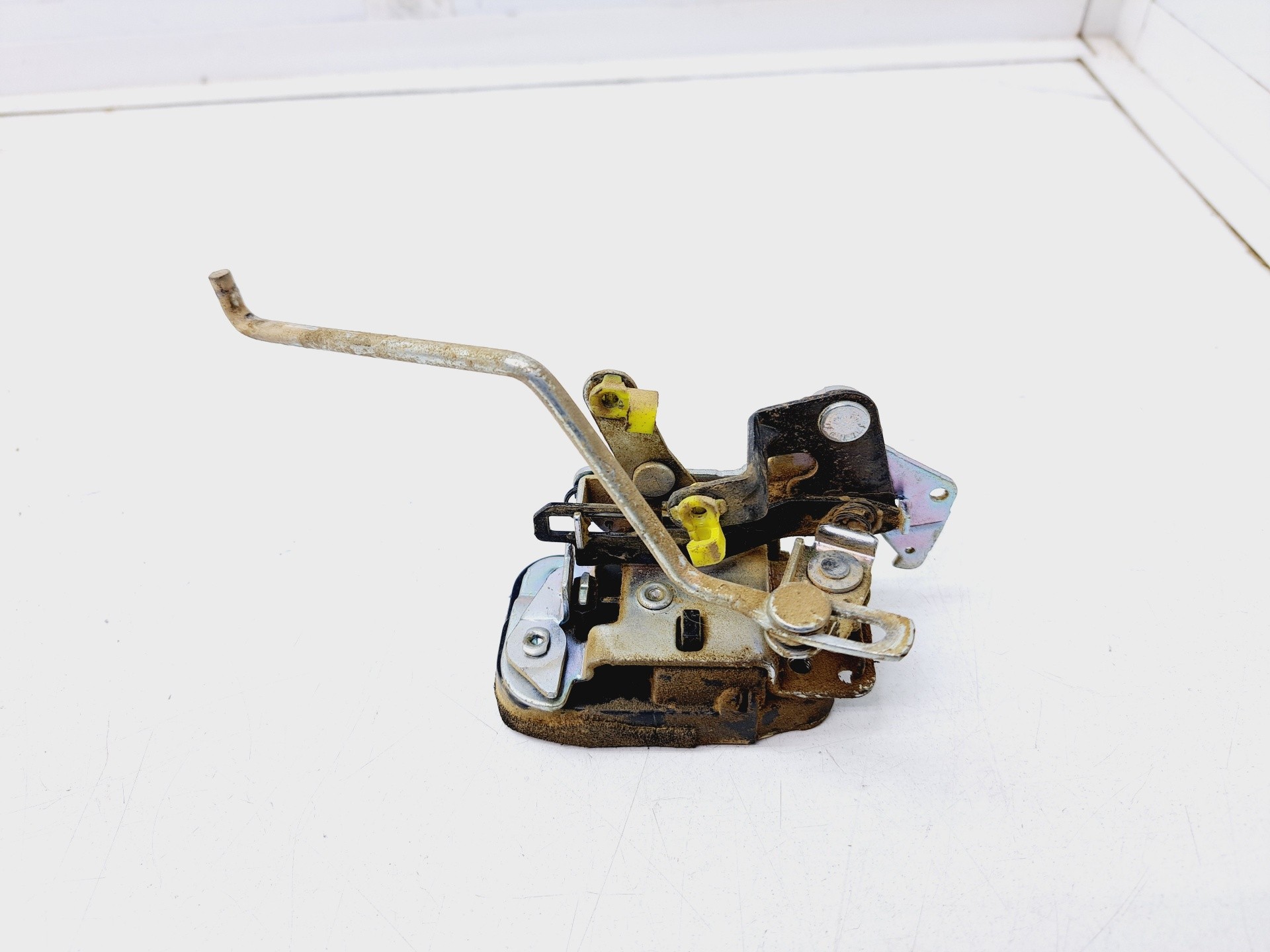 Recambio de cerradura maletero / porton para hyundai galloper referencia OEM IAM  2077706 HR513410 HR513410