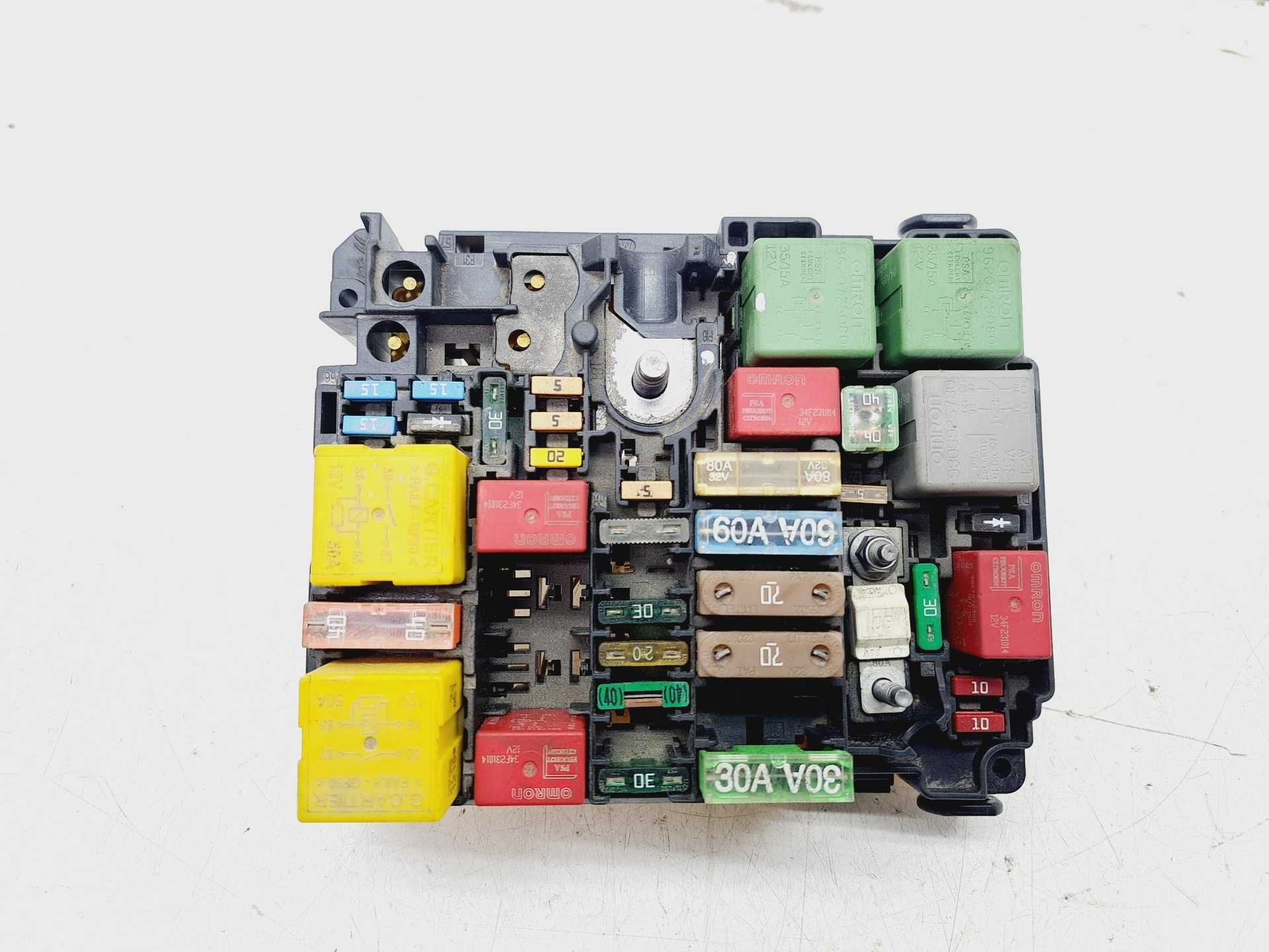 Recambio de centralita bcm para citroën c4 cactus feel referencia OEM IAM 9804848480  