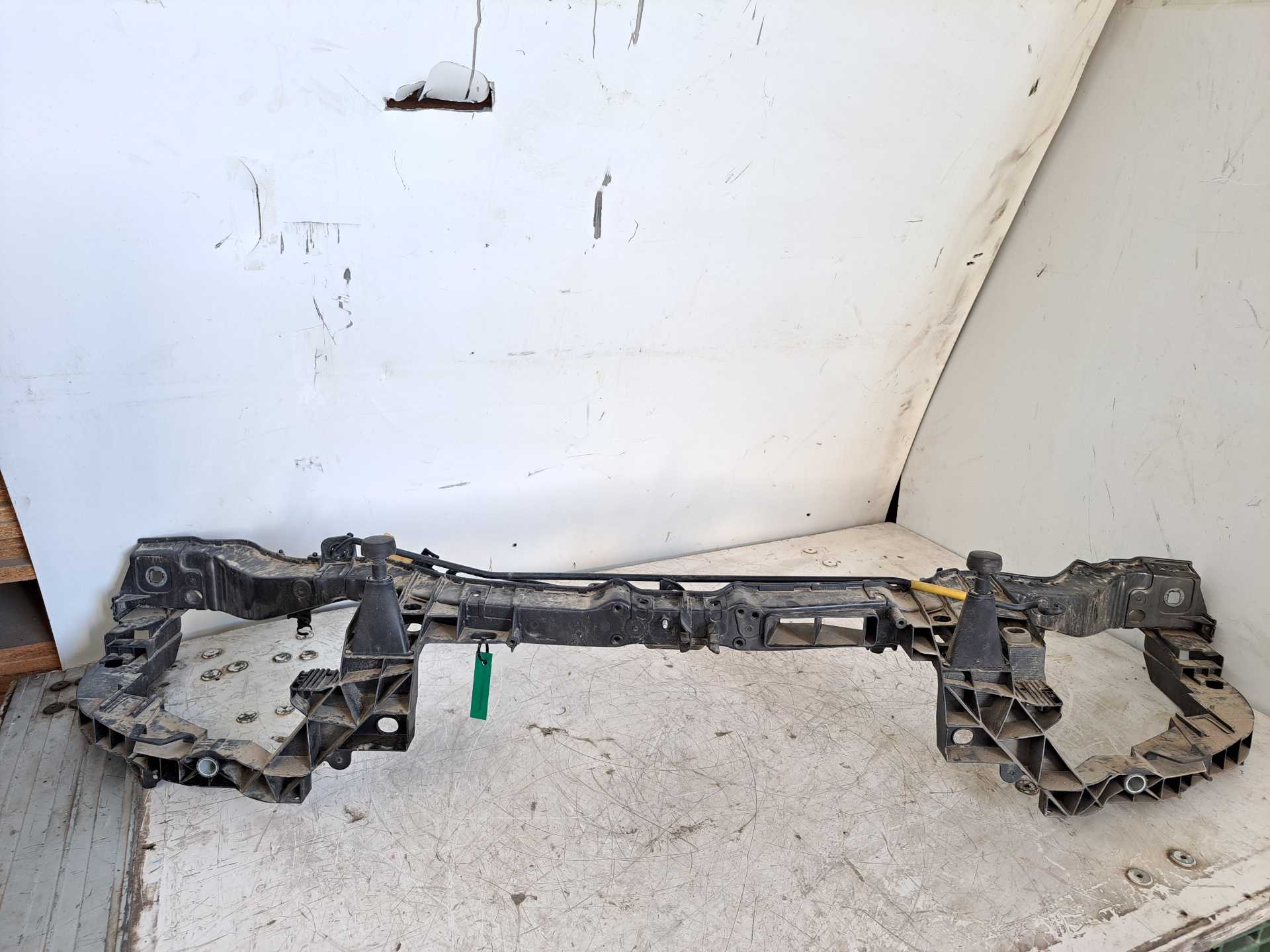 Recambio de panel frontal para ford kuga (cbs) st-line 2wd referencia OEM IAM  1788544 