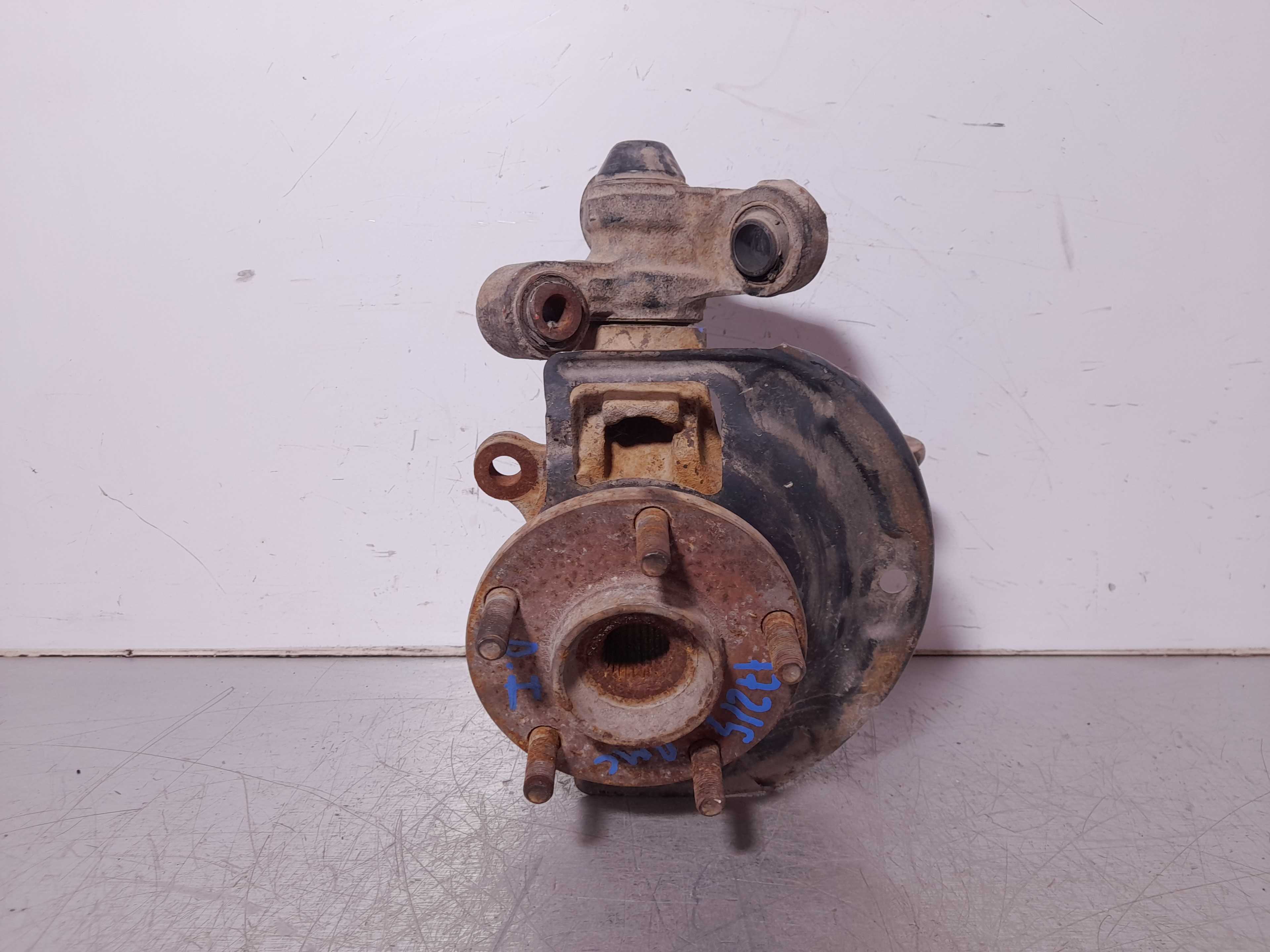 Recambio de mangueta delantera izquierda para nissan primera berlina (p12) acenta referencia OEM IAM   