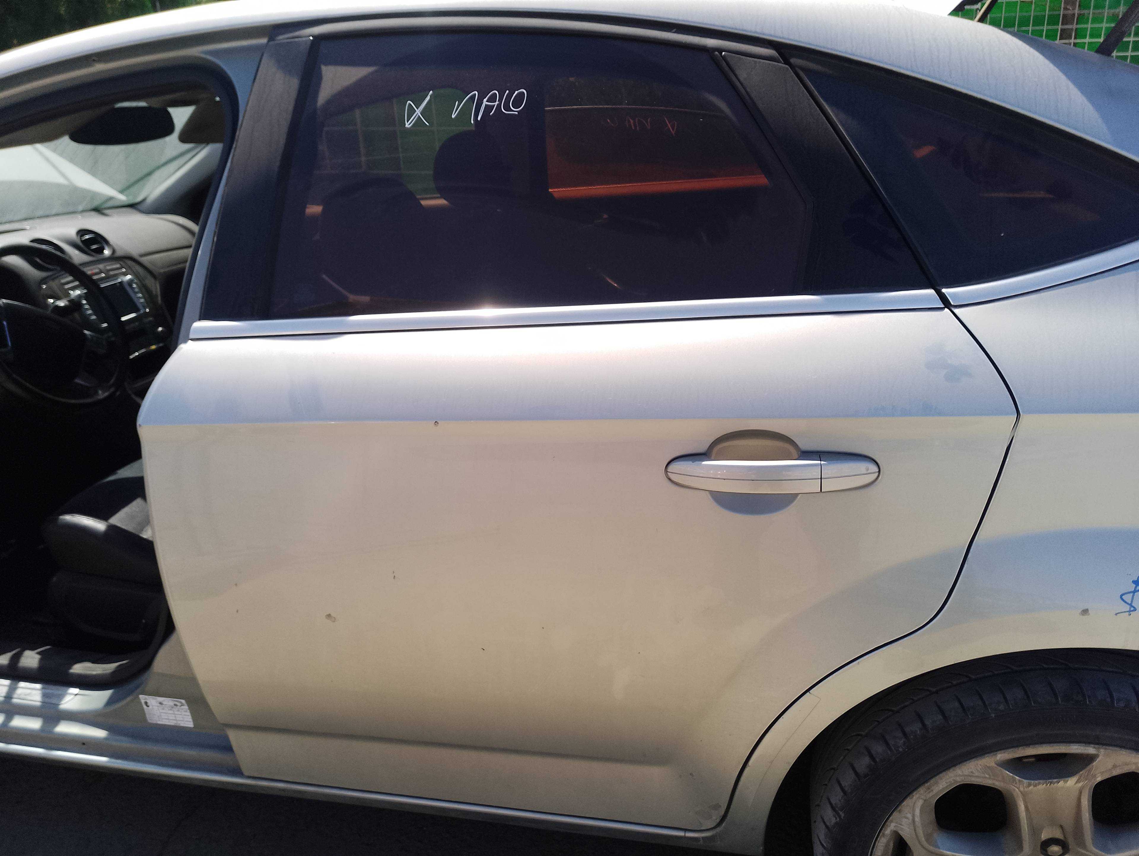 Recambio de puerta trasera izquierda para ford mondeo ber. (ca2) ghia referencia OEM IAM   