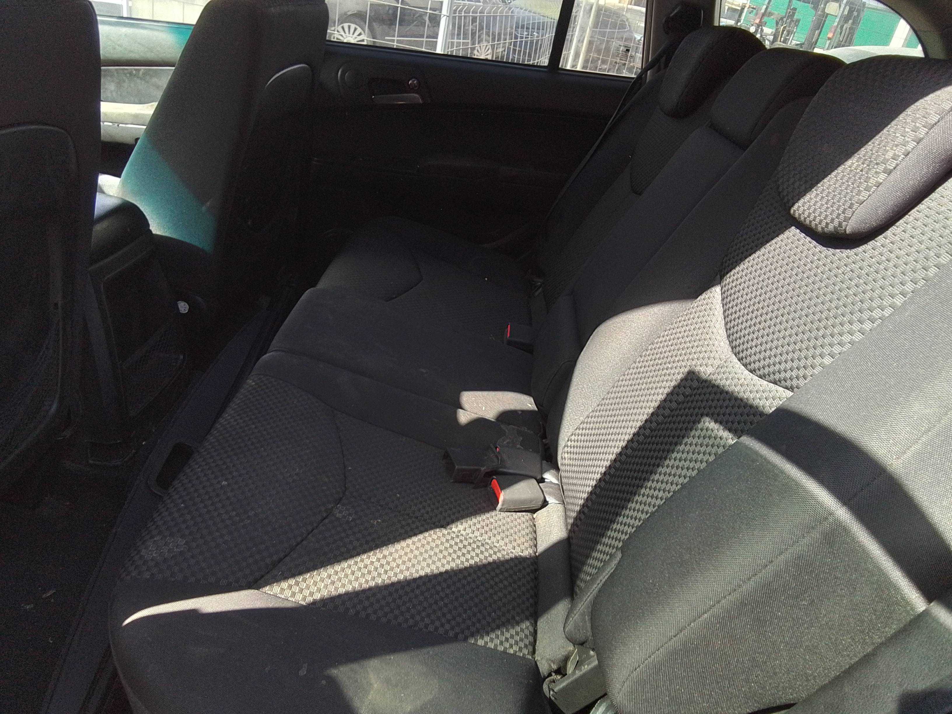 Recambio de asientos traseros para ssangyong kyron 2.0 referencia OEM IAM   
