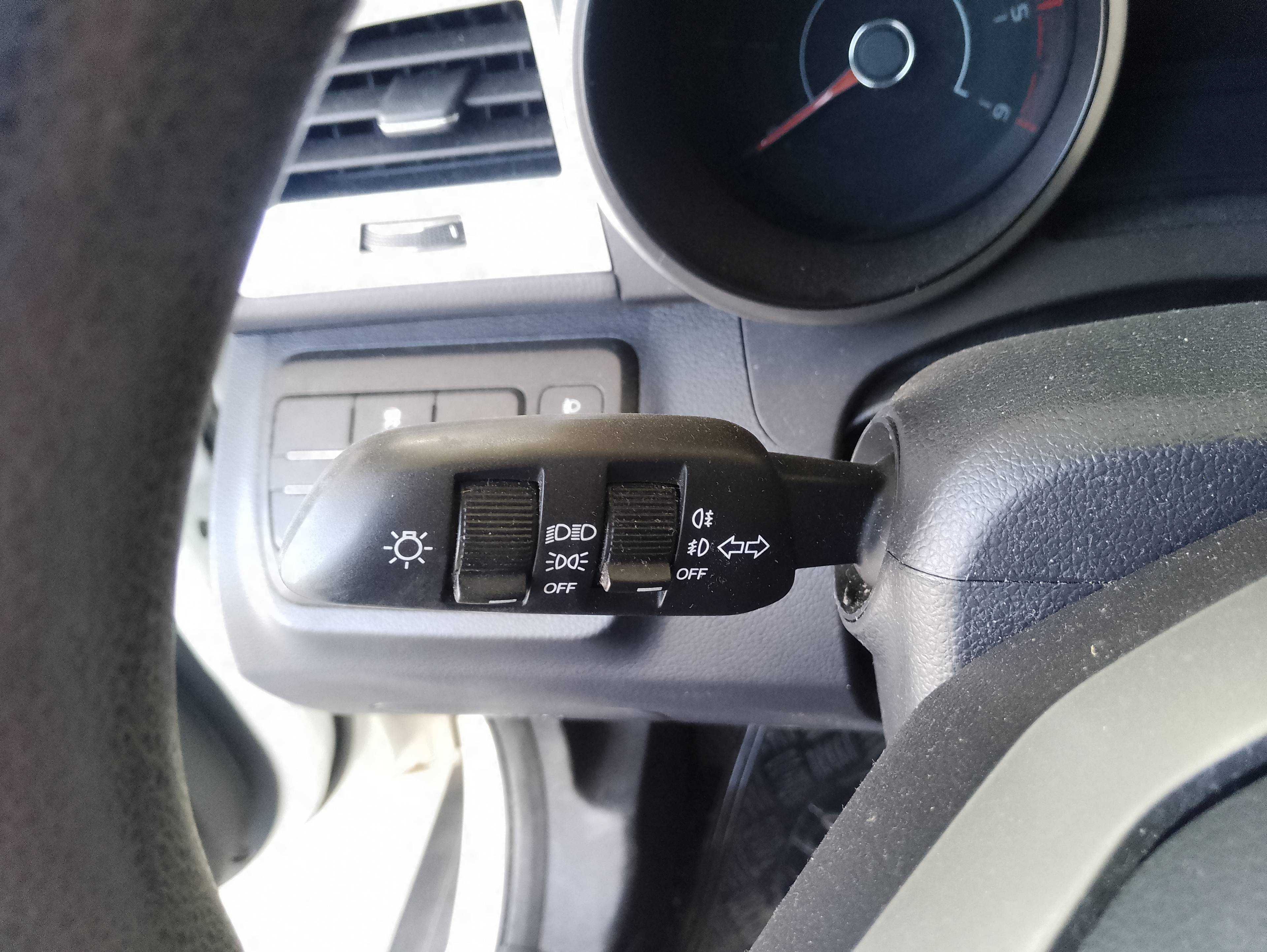 Recambio de mando luces para ssangyong tivoli crystal 4x2 referencia OEM IAM   