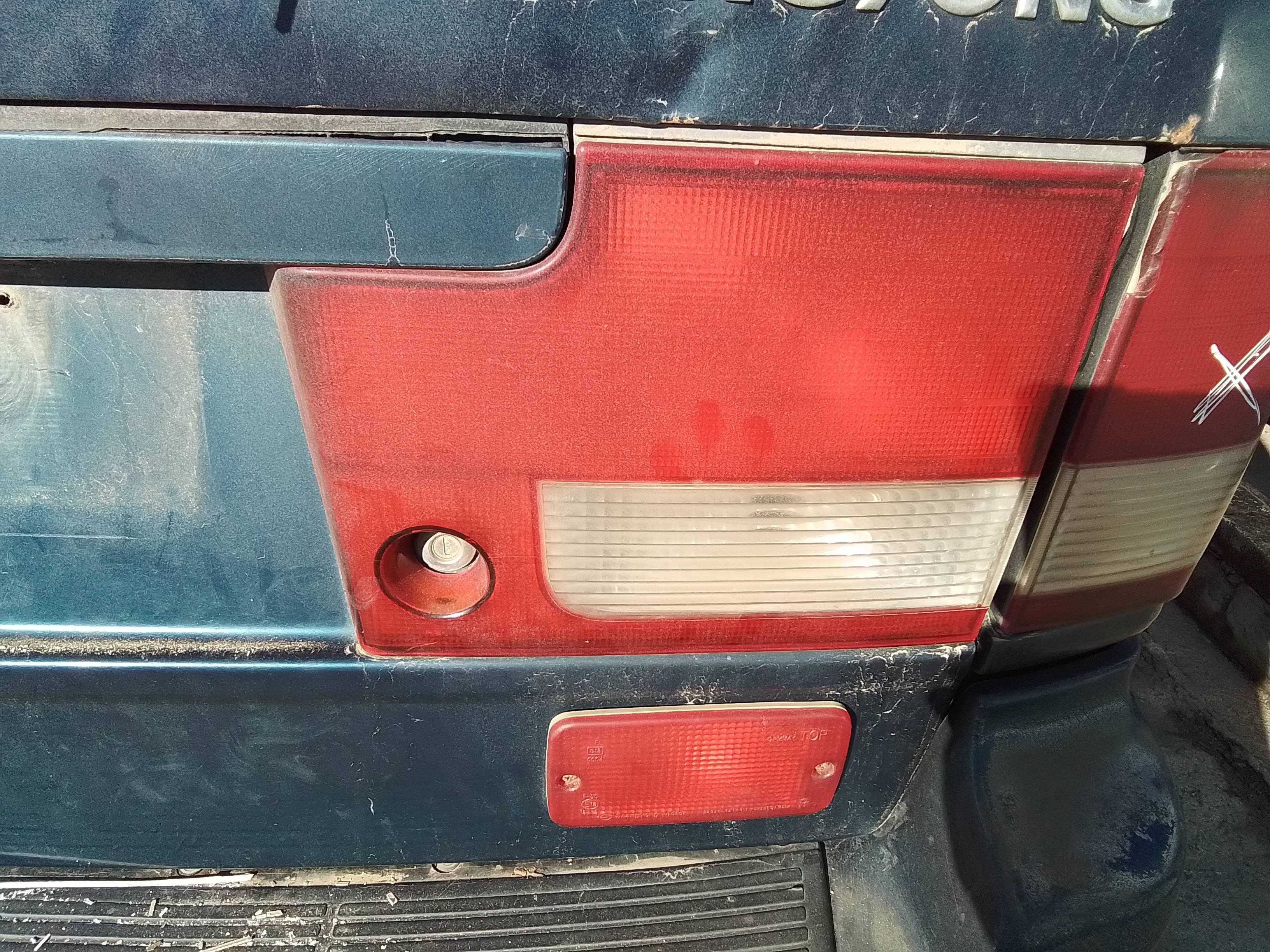 Recambio de piloto porton trasero derecho para ssangyong musso 2.9 tdi full referencia OEM IAM   