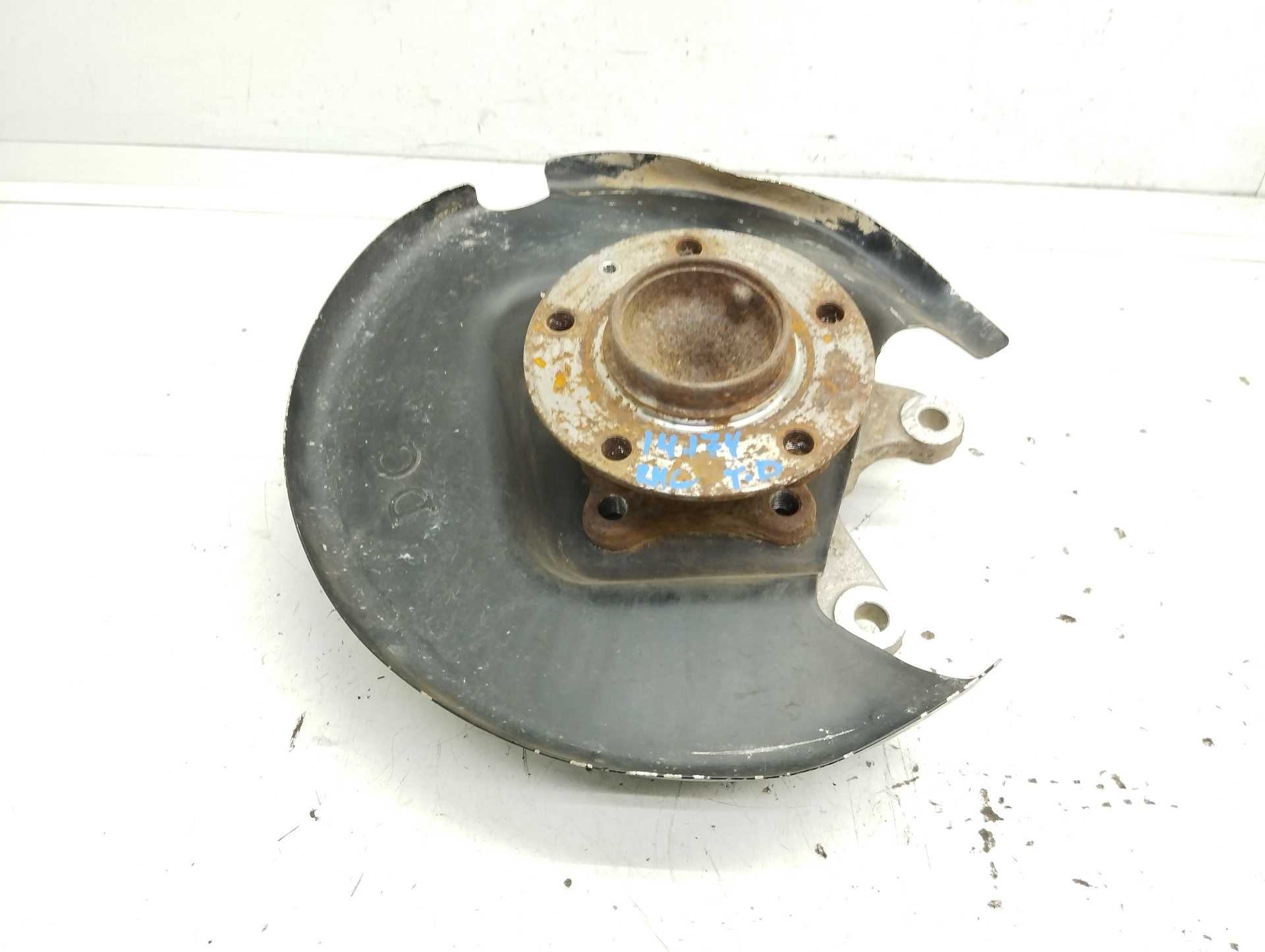Recambio de buje trasero derecho para peugeot 3008 active referencia OEM IAM 9807112380  