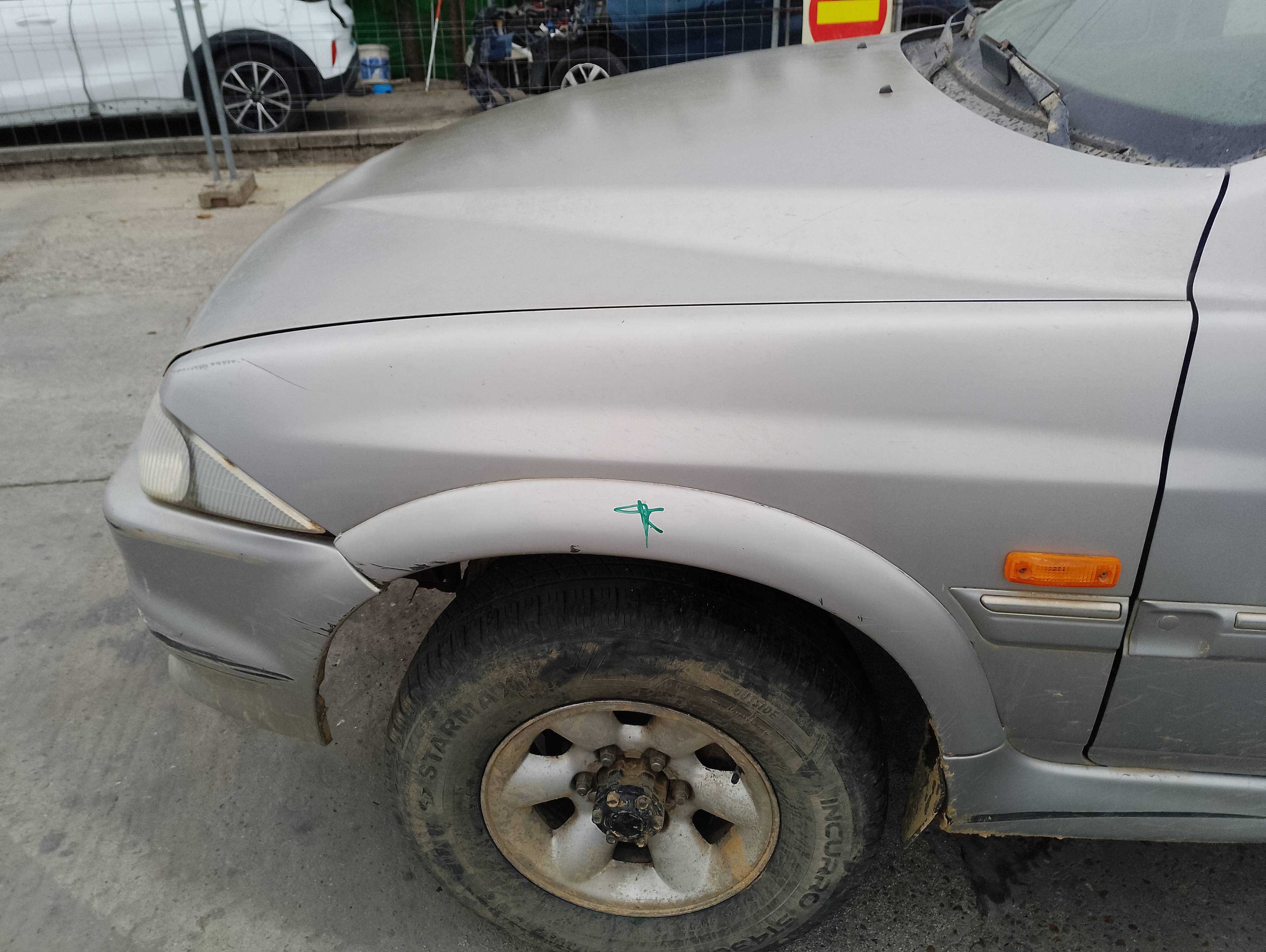 Recambio de aleta delantera izquierda para ssangyong musso 2.9 tdi lux referencia OEM IAM   