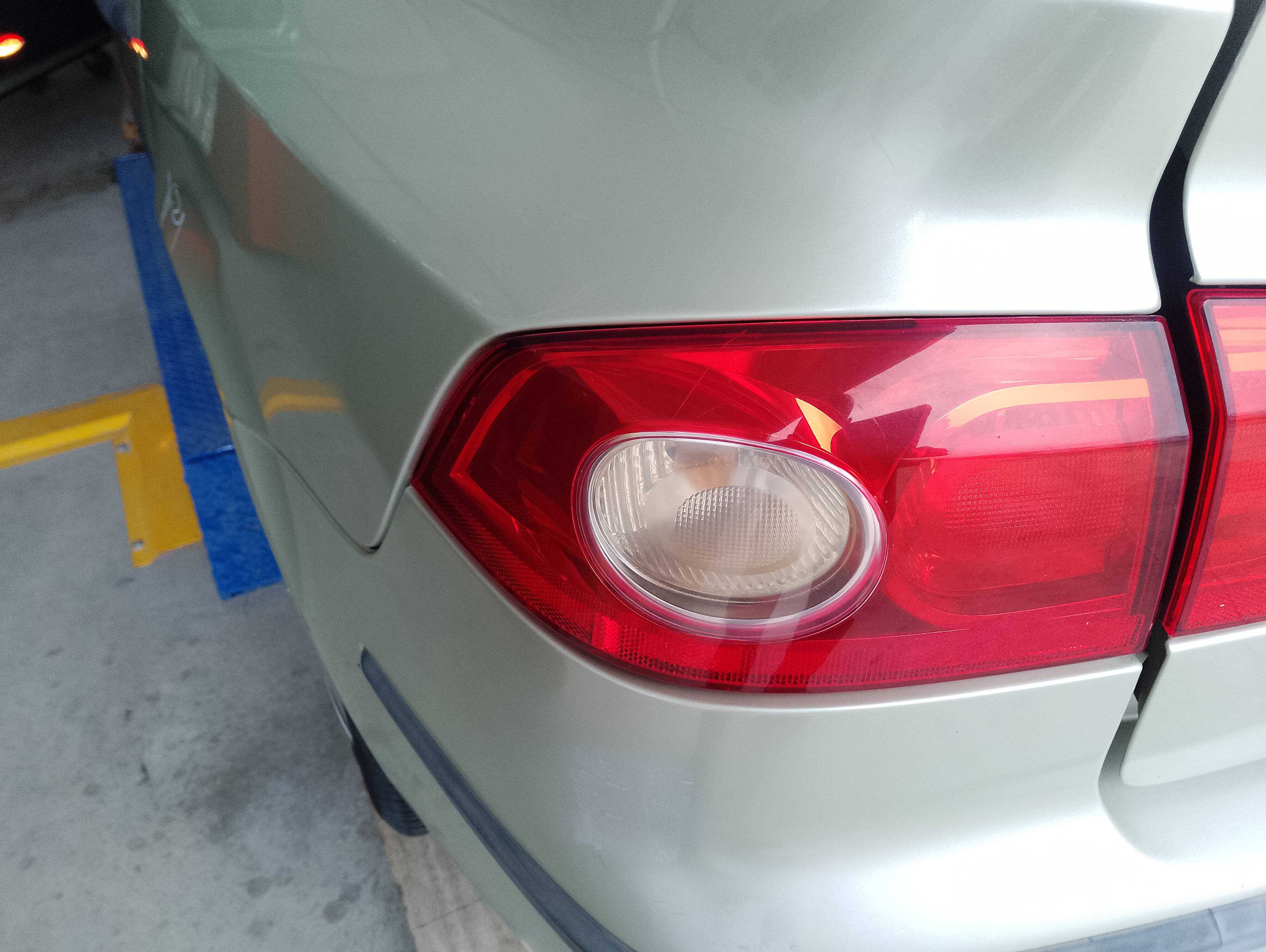 Recambio de piloto trasero izquierdo para renault laguna ii grandtour (kg0) expression confort referencia OEM IAM   