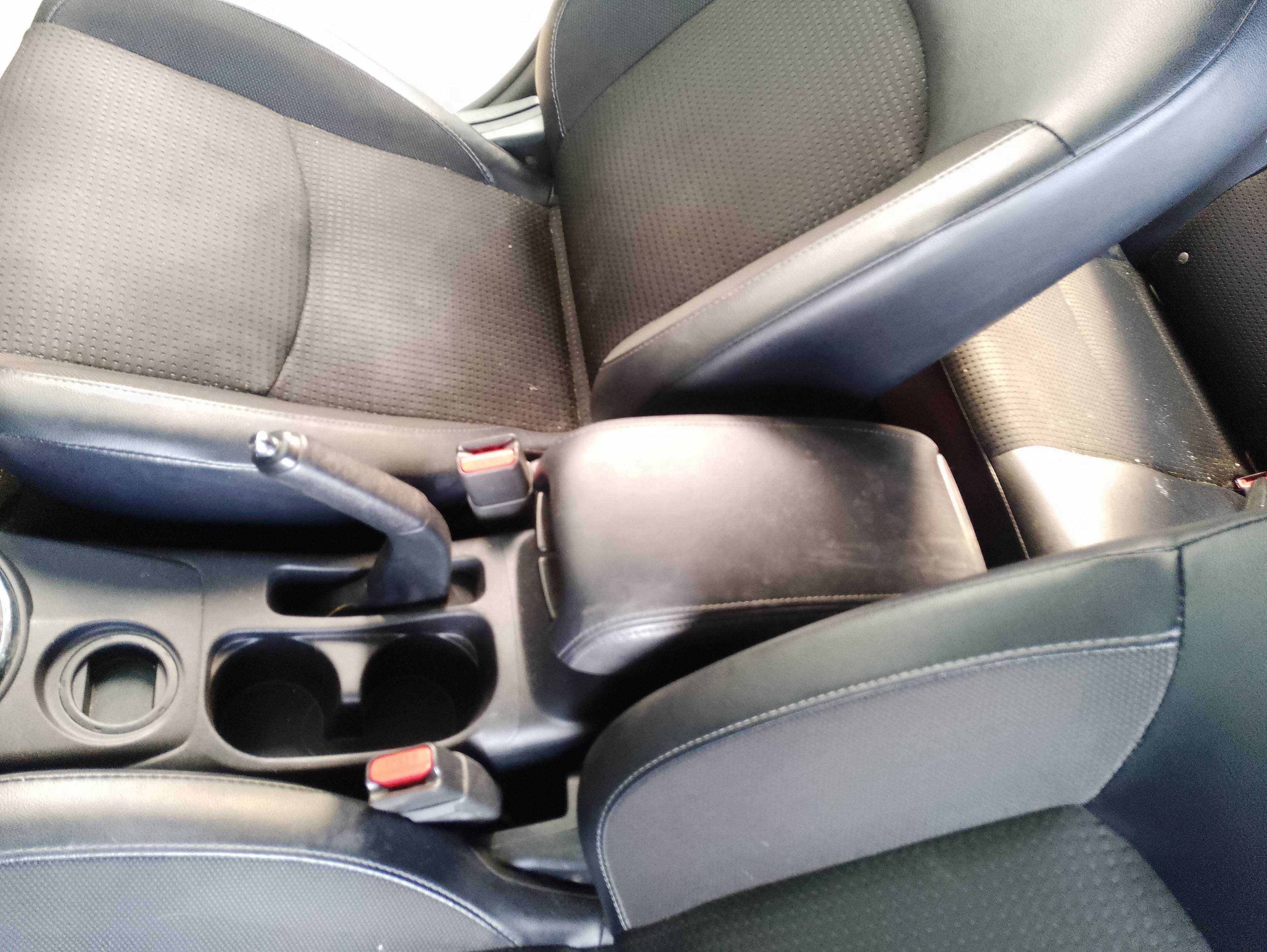 Recambio de apoyabrazos central para citroën c4 aircross attraction referencia OEM IAM   