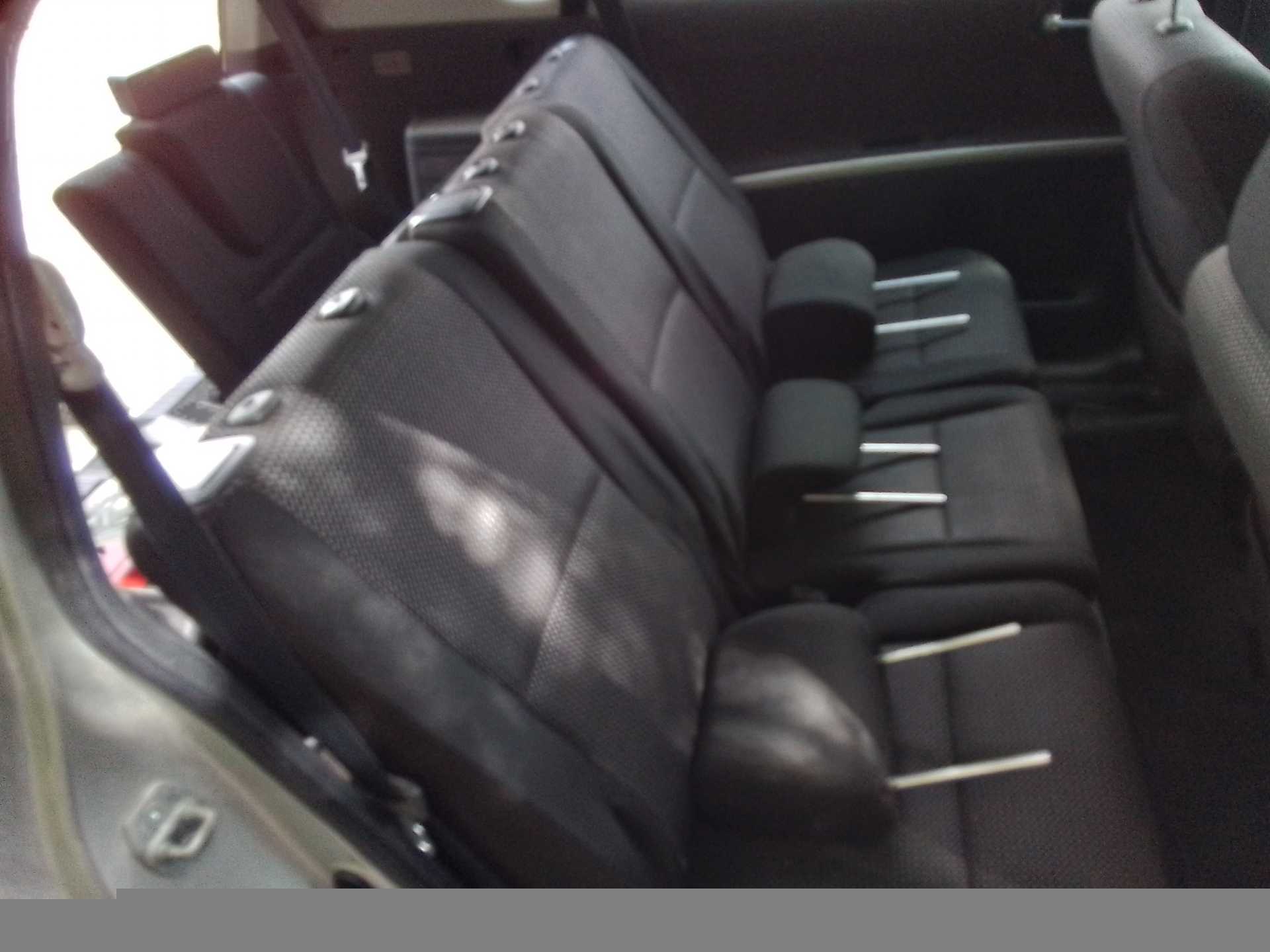 Recambio de asientos traseros para toyota corolla verso (r1) 2,2 d-4d sport referencia OEM IAM   