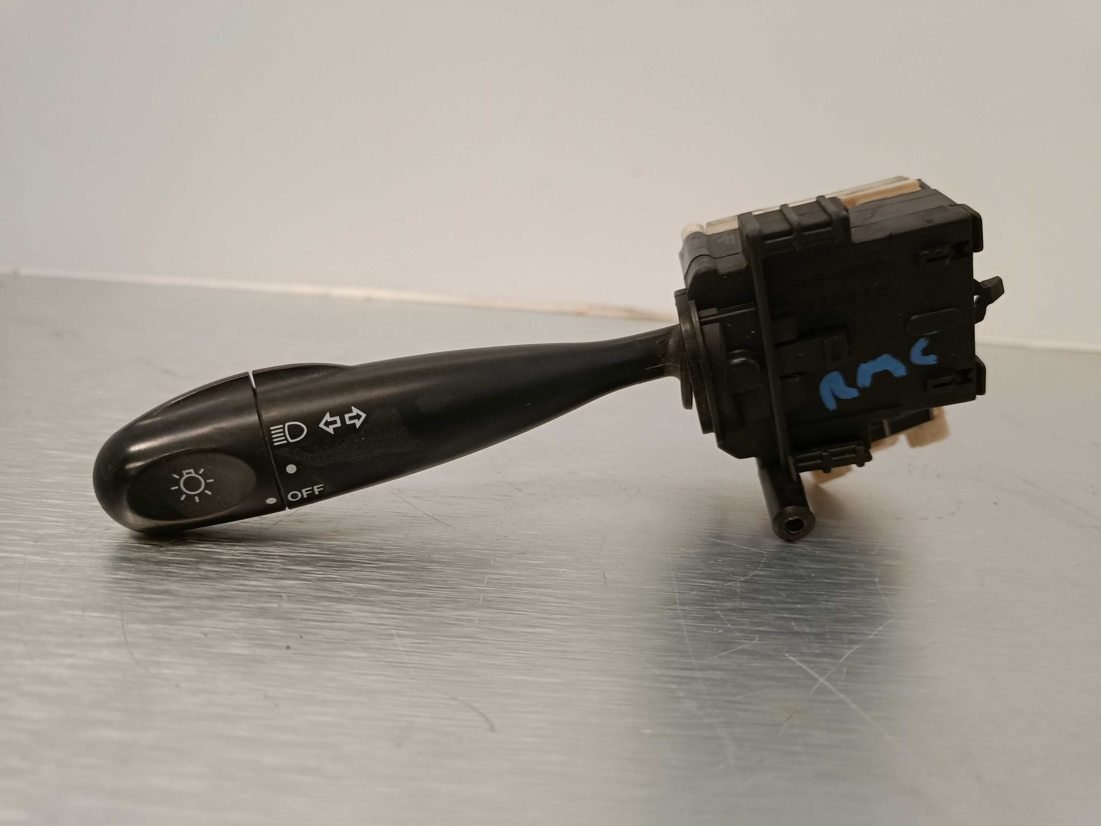 Recambio de mando intermitentes para toyota yaris (ncp1/nlp1/scp1) 1.0 linea luna referencia OEM IAM   