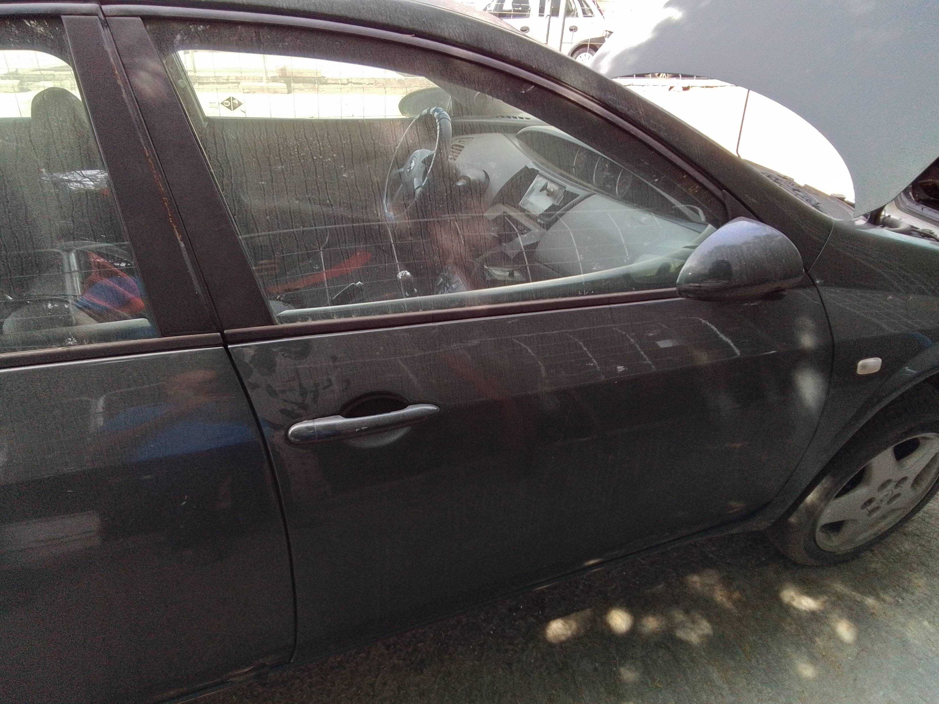 Recambio de puerta delantera derecha para nissan primera berlina (p12) acenta referencia OEM IAM   