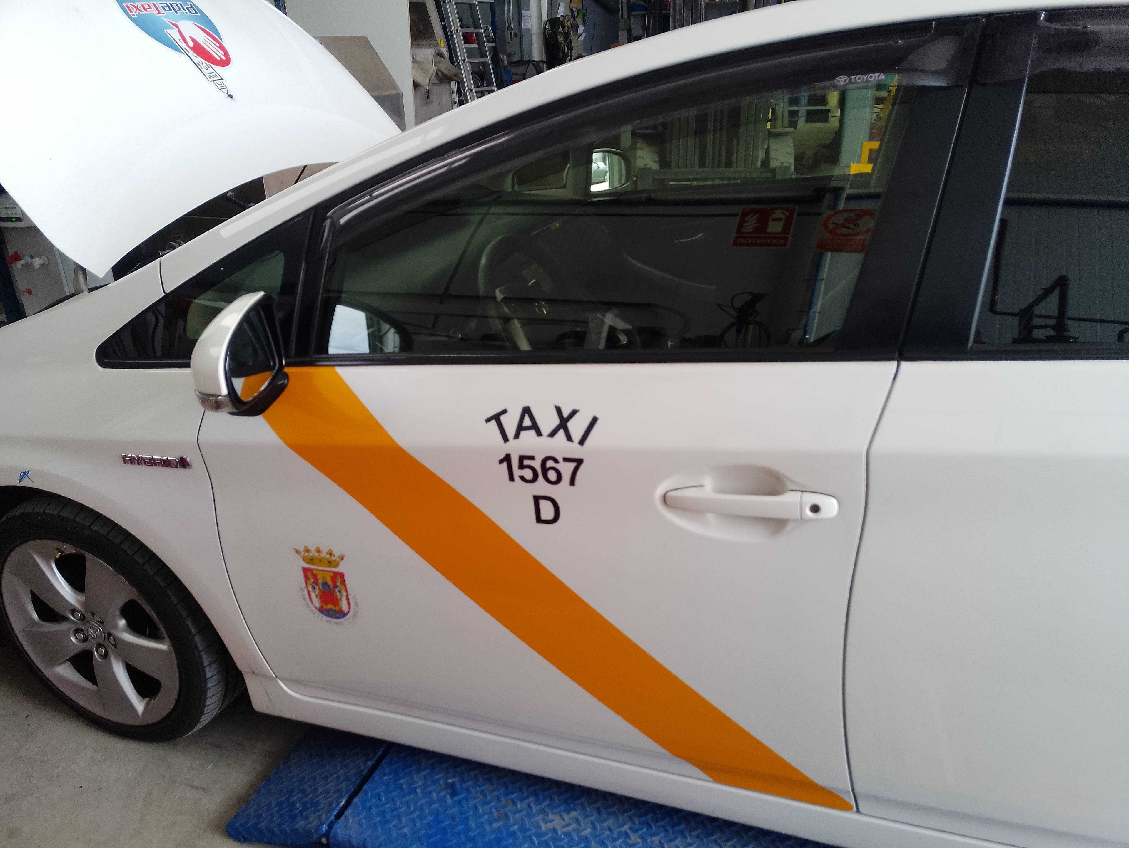 Recambio de puerta delantera izquierda para toyota prius (nhw30) plug-in hybrid advance referencia OEM IAM   