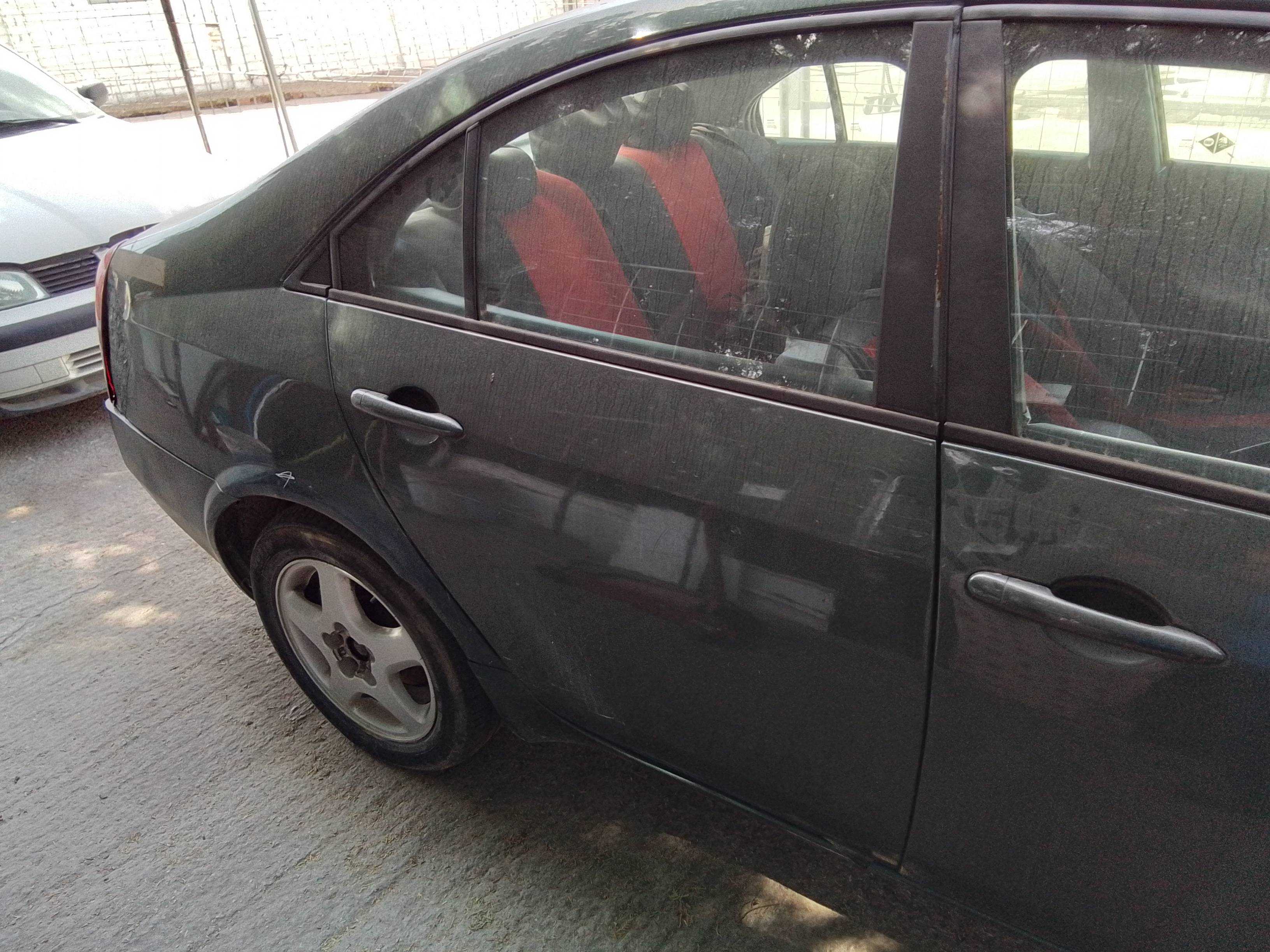 Recambio de puerta trasera derecha para nissan primera berlina (p12) acenta referencia OEM IAM   