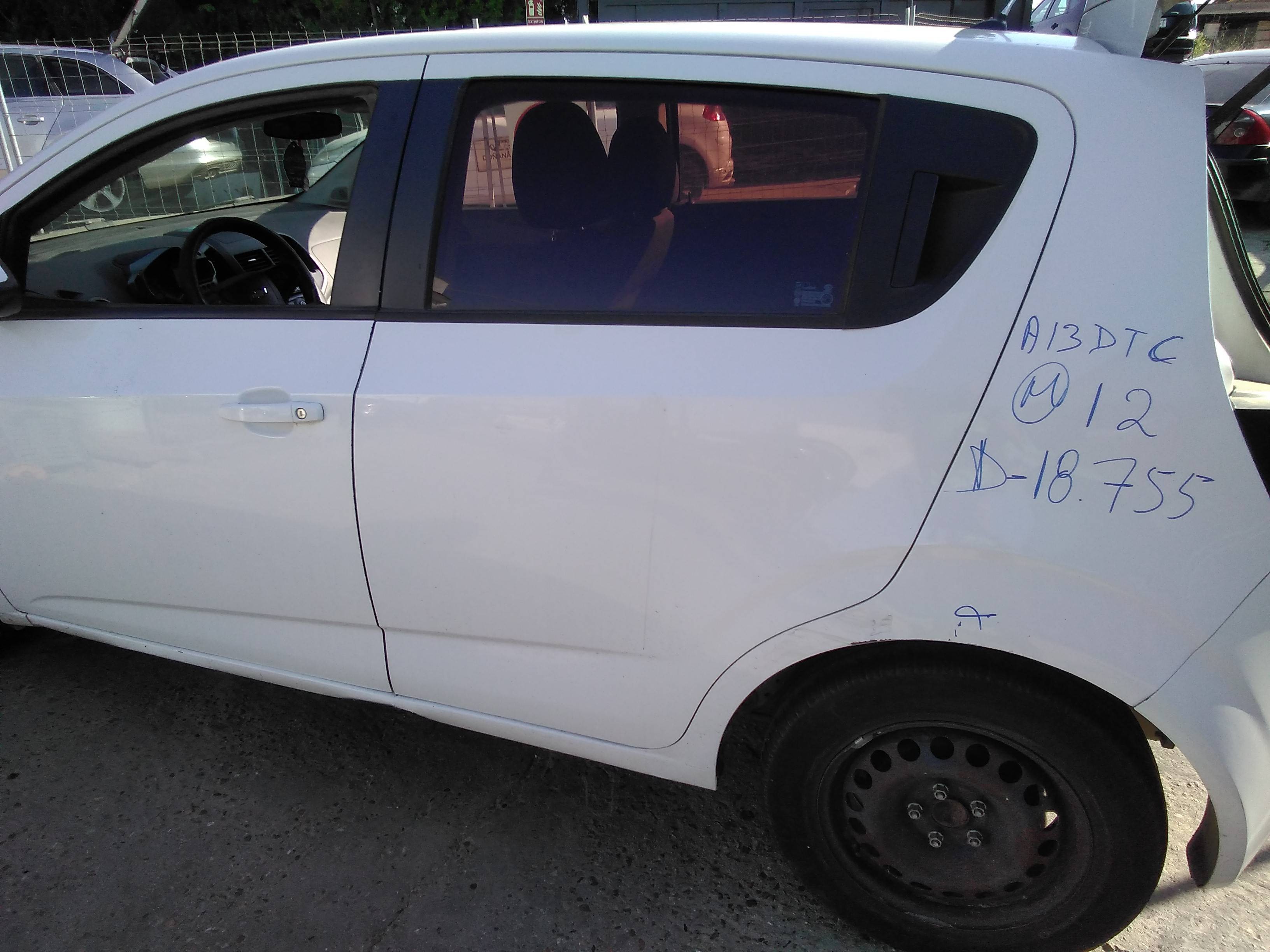 Recambio de puerta trasera izquierda para chevrolet aveo sedán lt+ referencia OEM IAM   