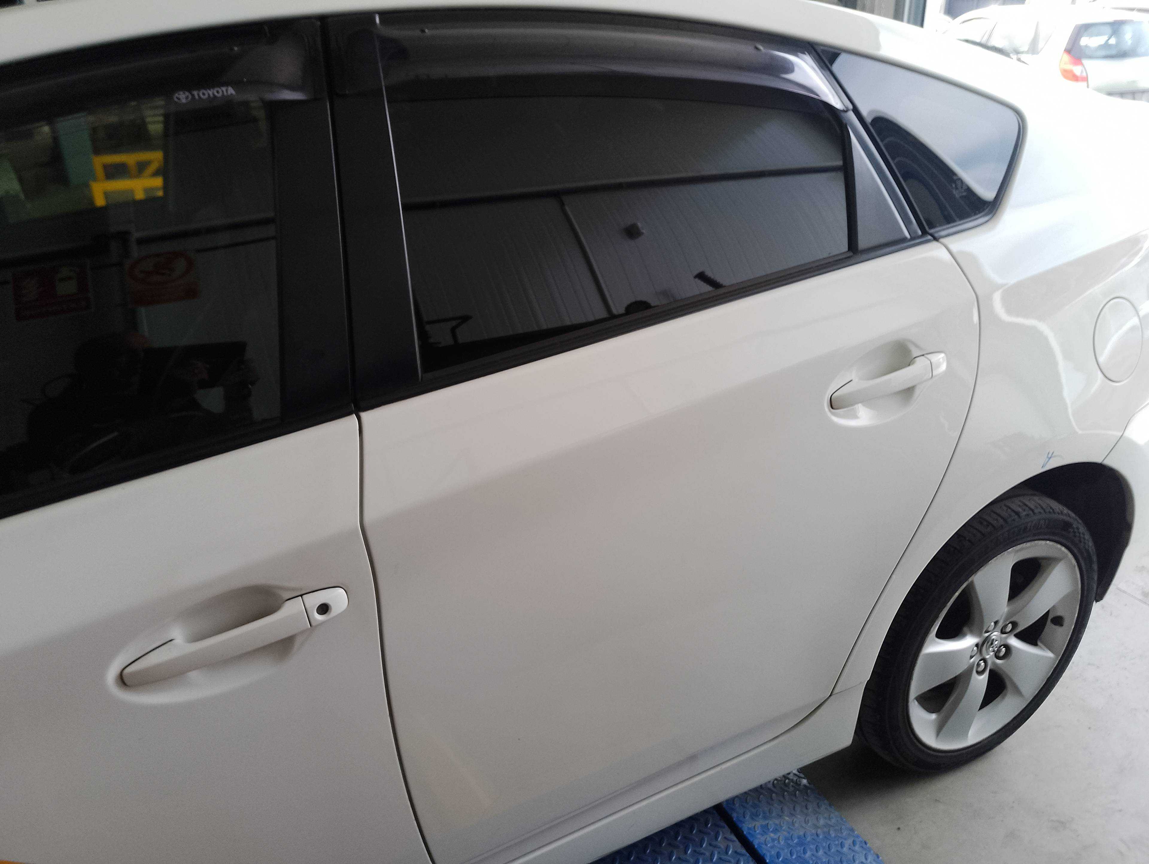 Recambio de puerta trasera izquierda para toyota prius (nhw30) plug-in hybrid advance referencia OEM IAM   